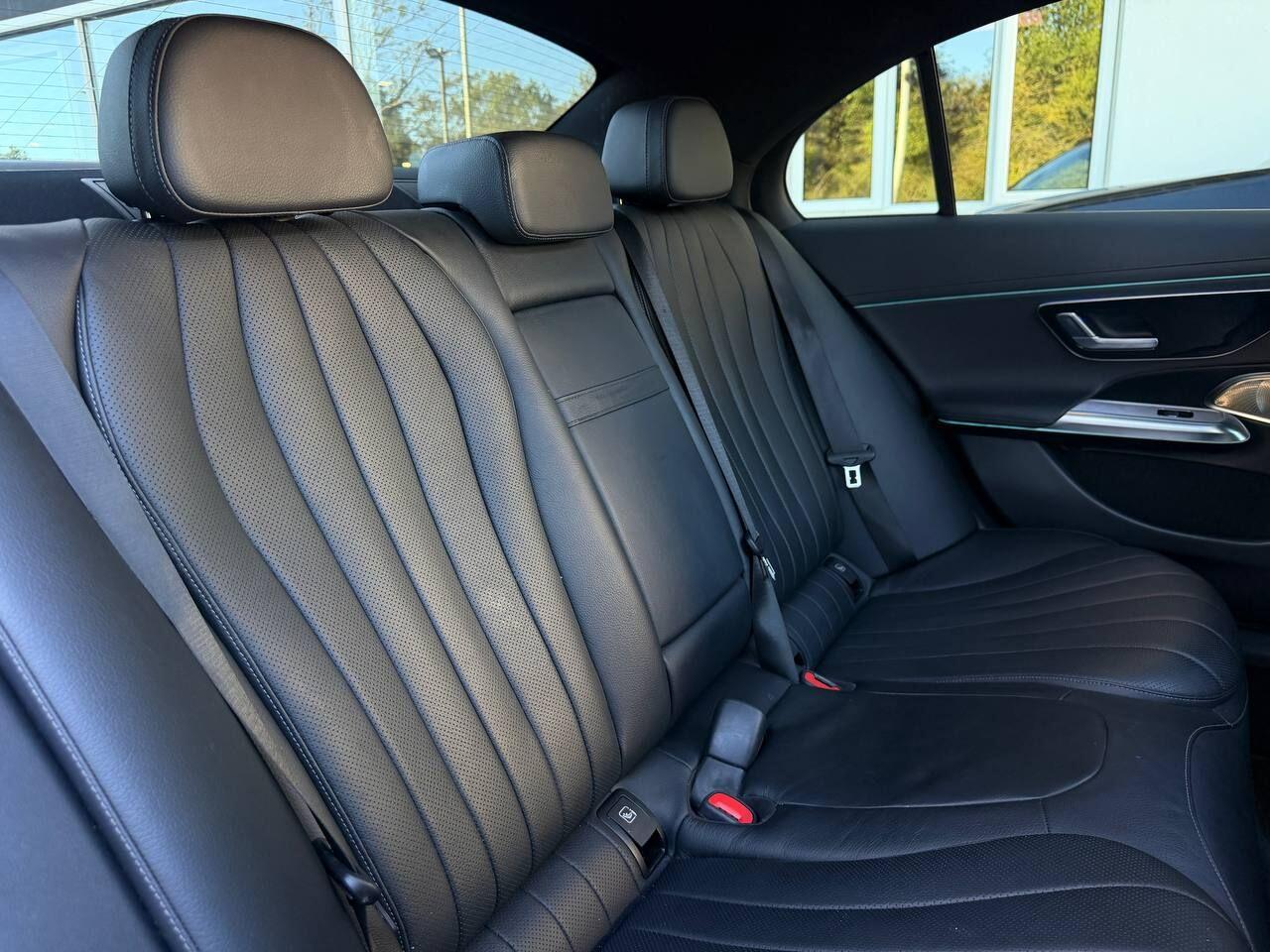 Mercedes-Benz E-Class view 21