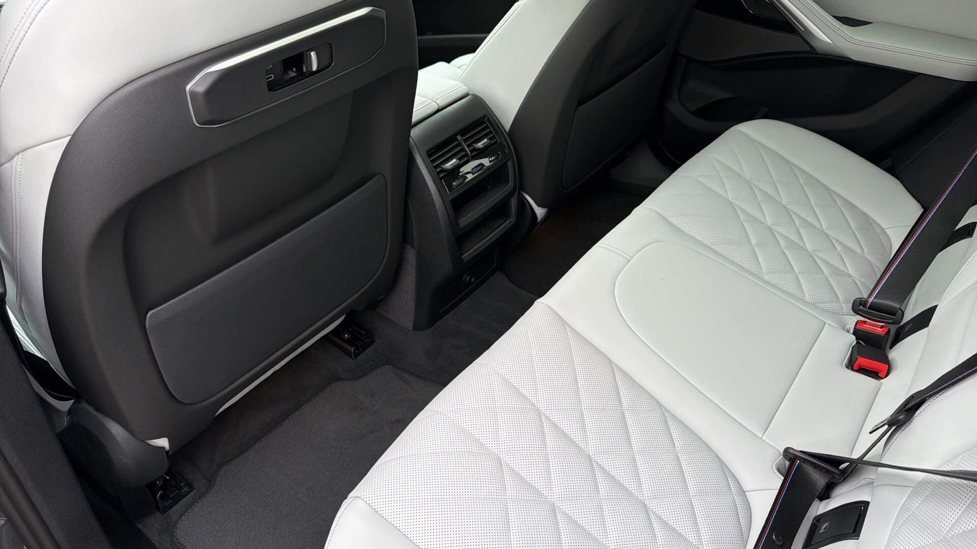 BMW X6 view 48