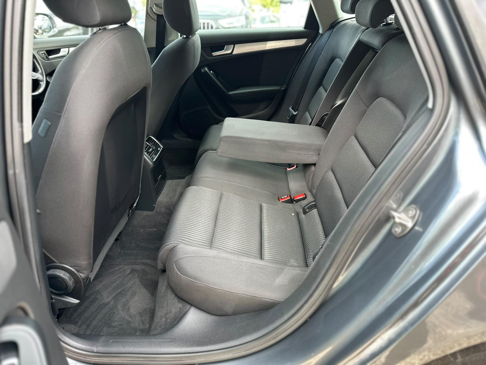 Audi A4 view 26