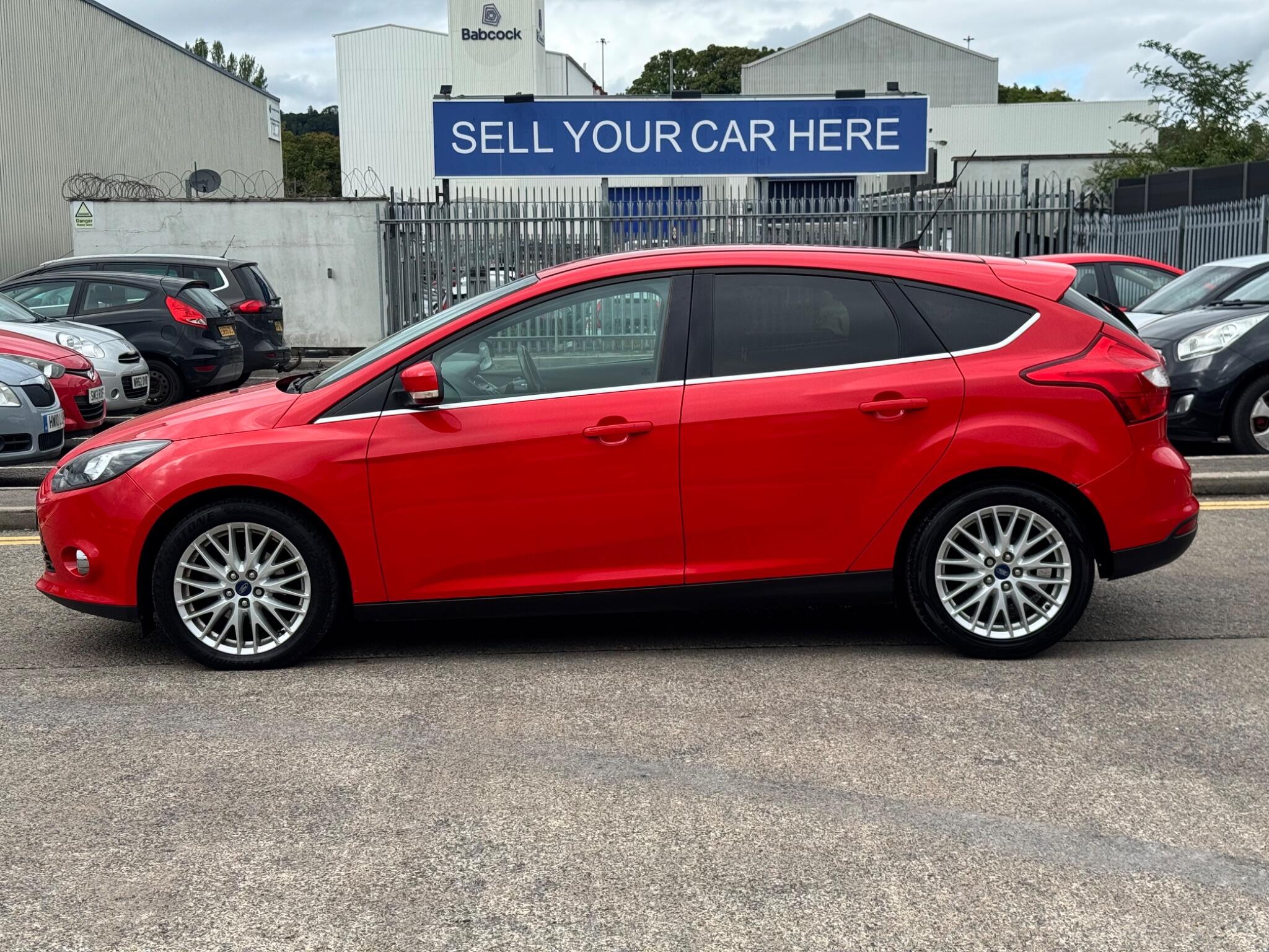 Ford Focus view 11