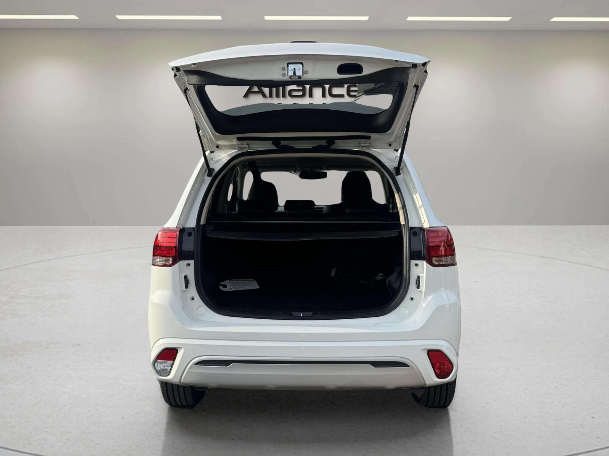 Mitsubishi Outlander view 79