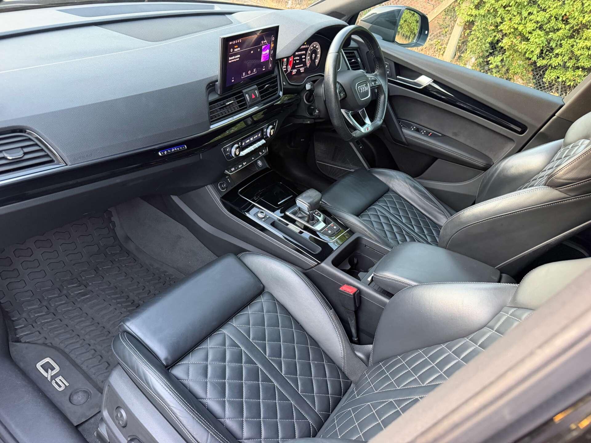 Audi Q5 view 25