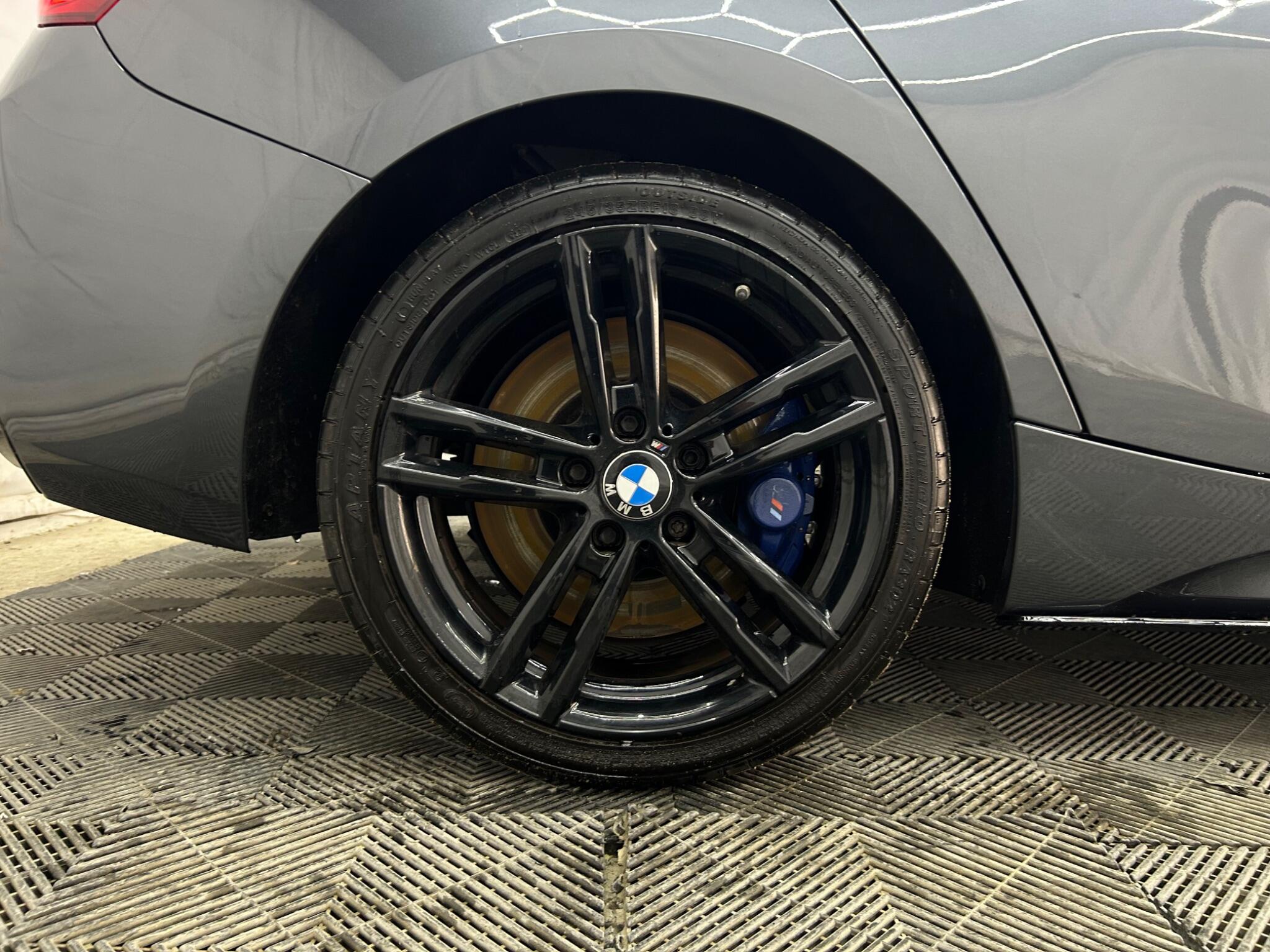 BMW 1 Series view 35