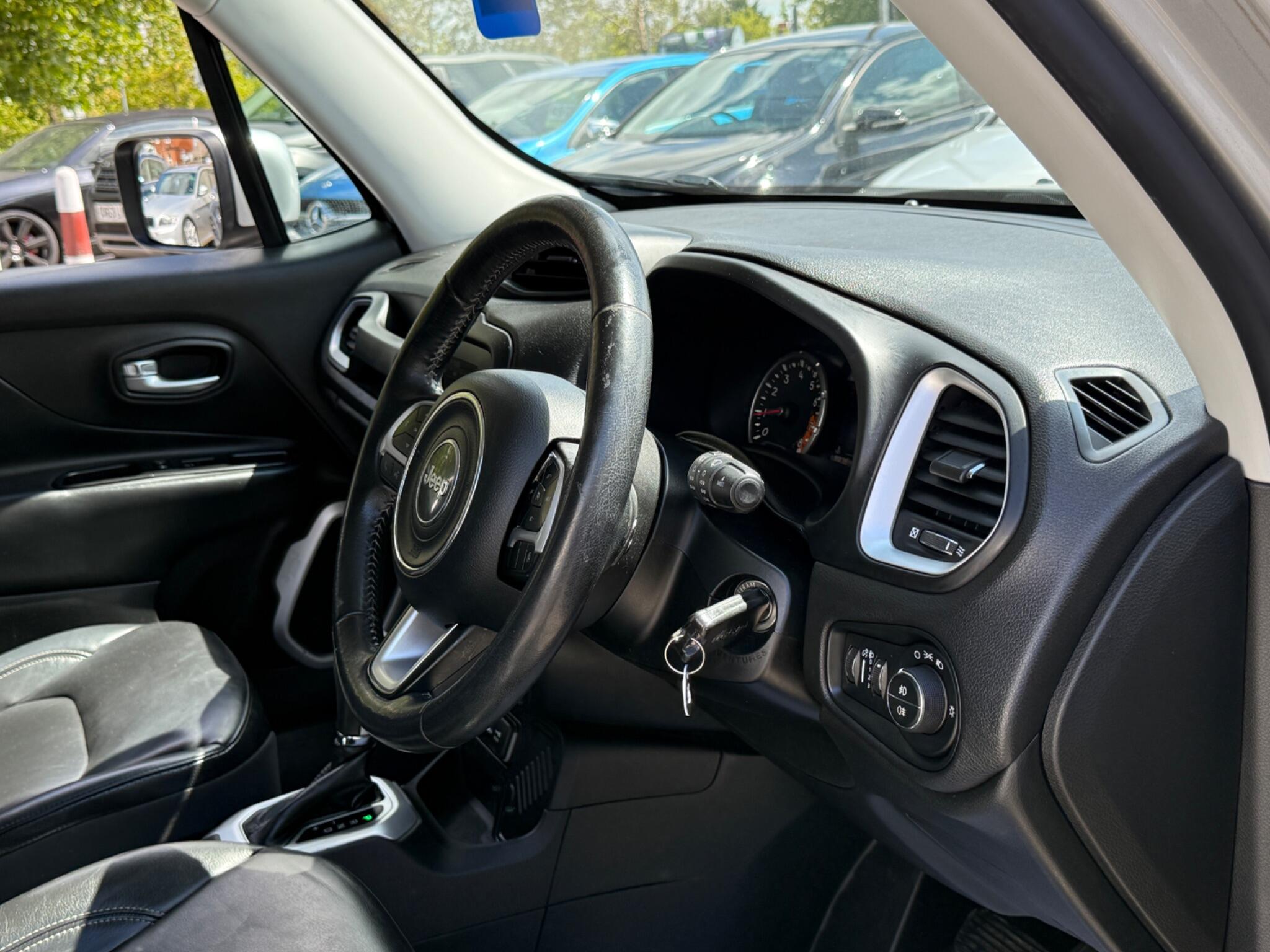 Jeep Renegade - Image 34