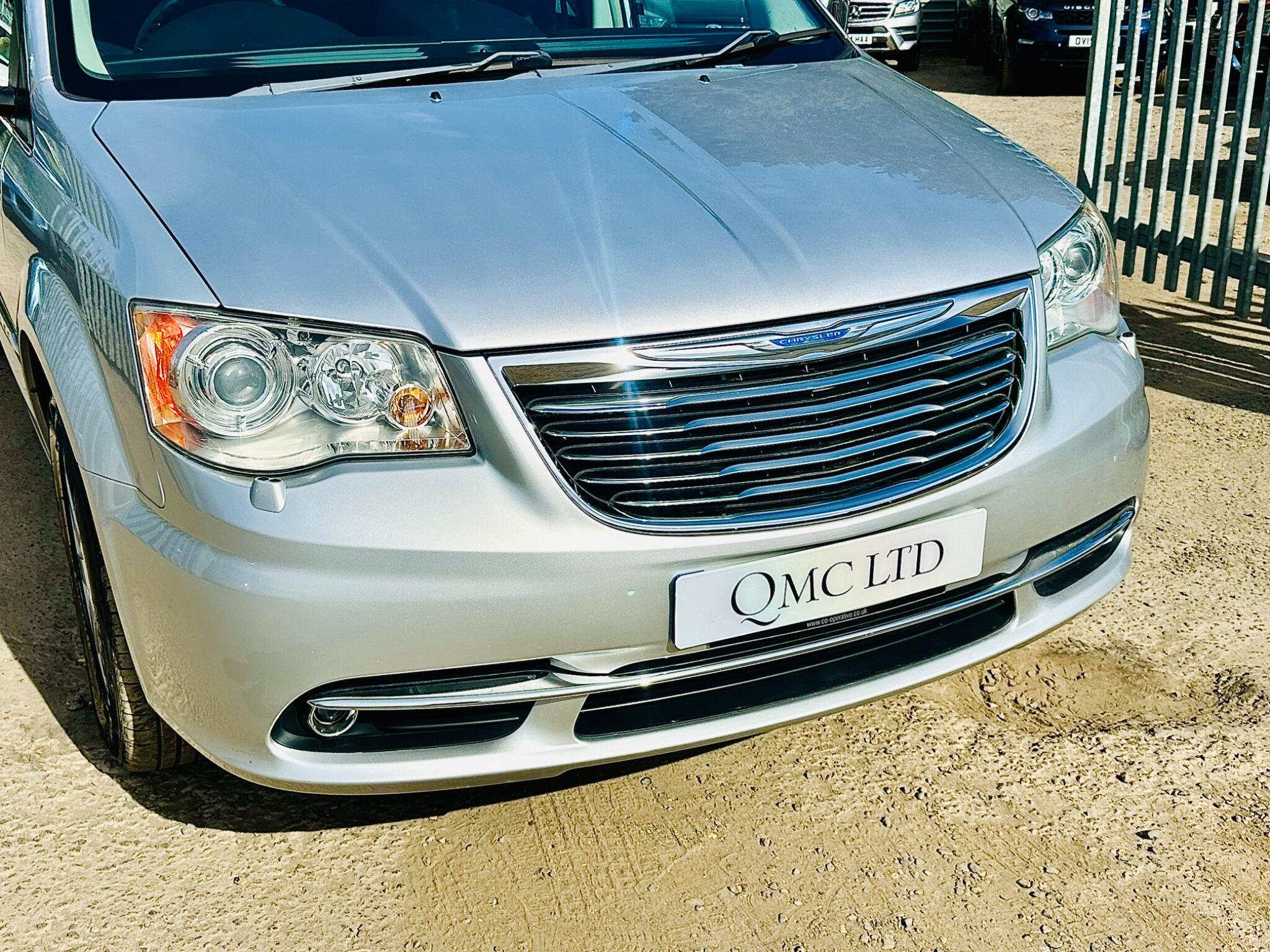Chrysler Grand Voyager view 12