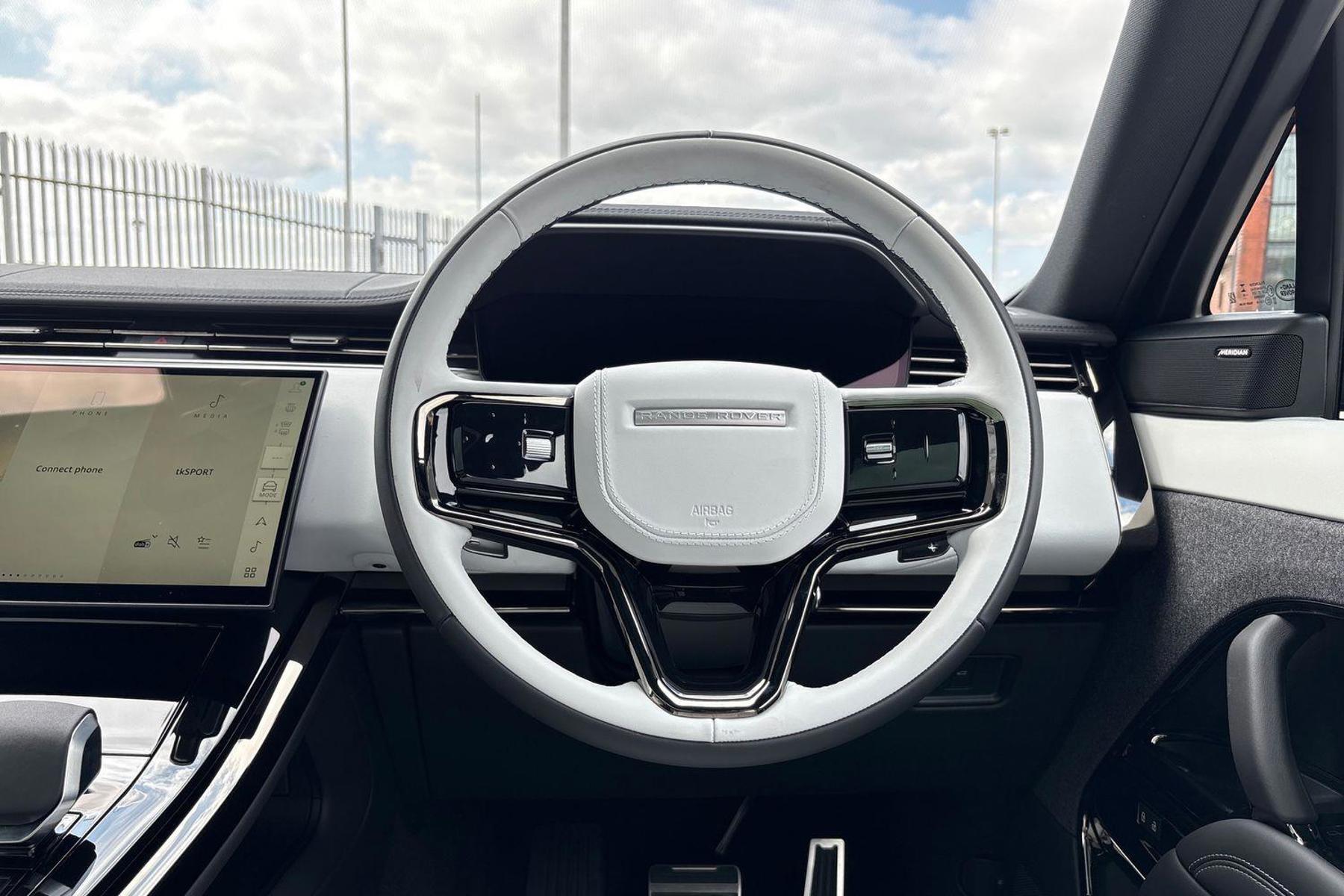 Land Rover Range Rover Sport view 11