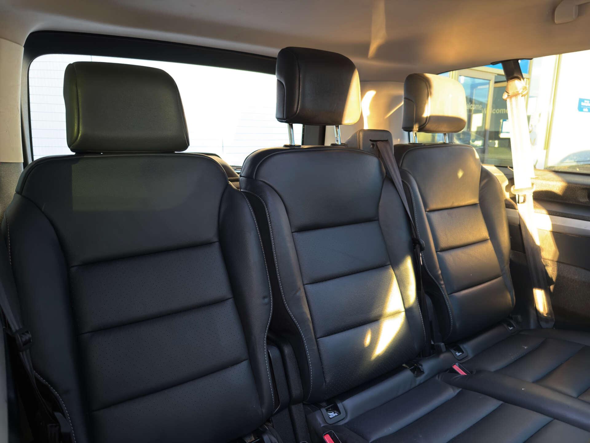 Peugeot Traveller view 15