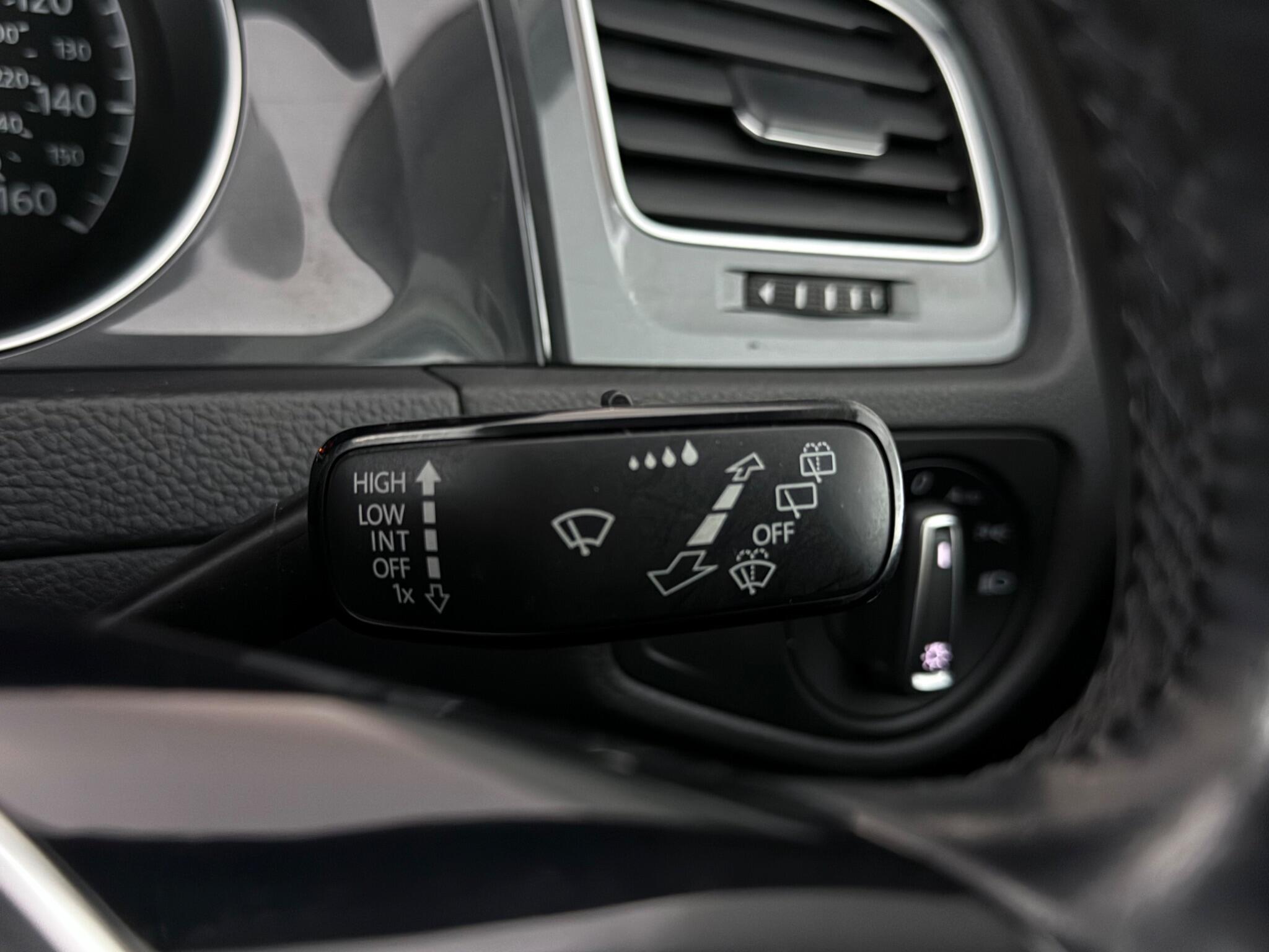 Volkswagen Golf view 18