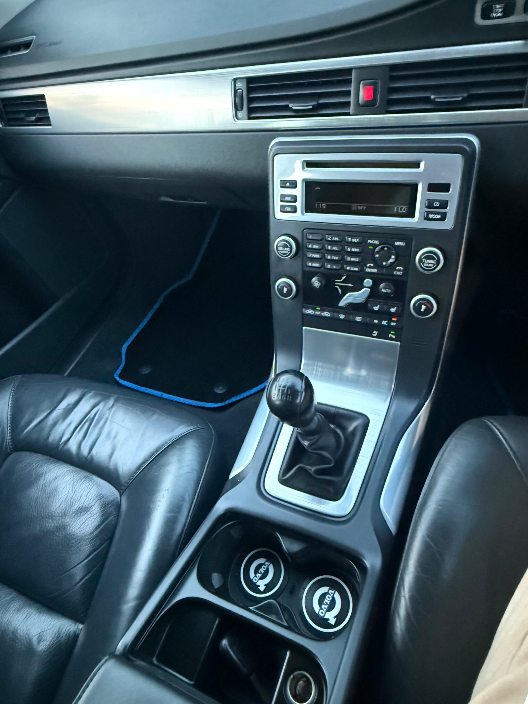 Volvo V70 view 16