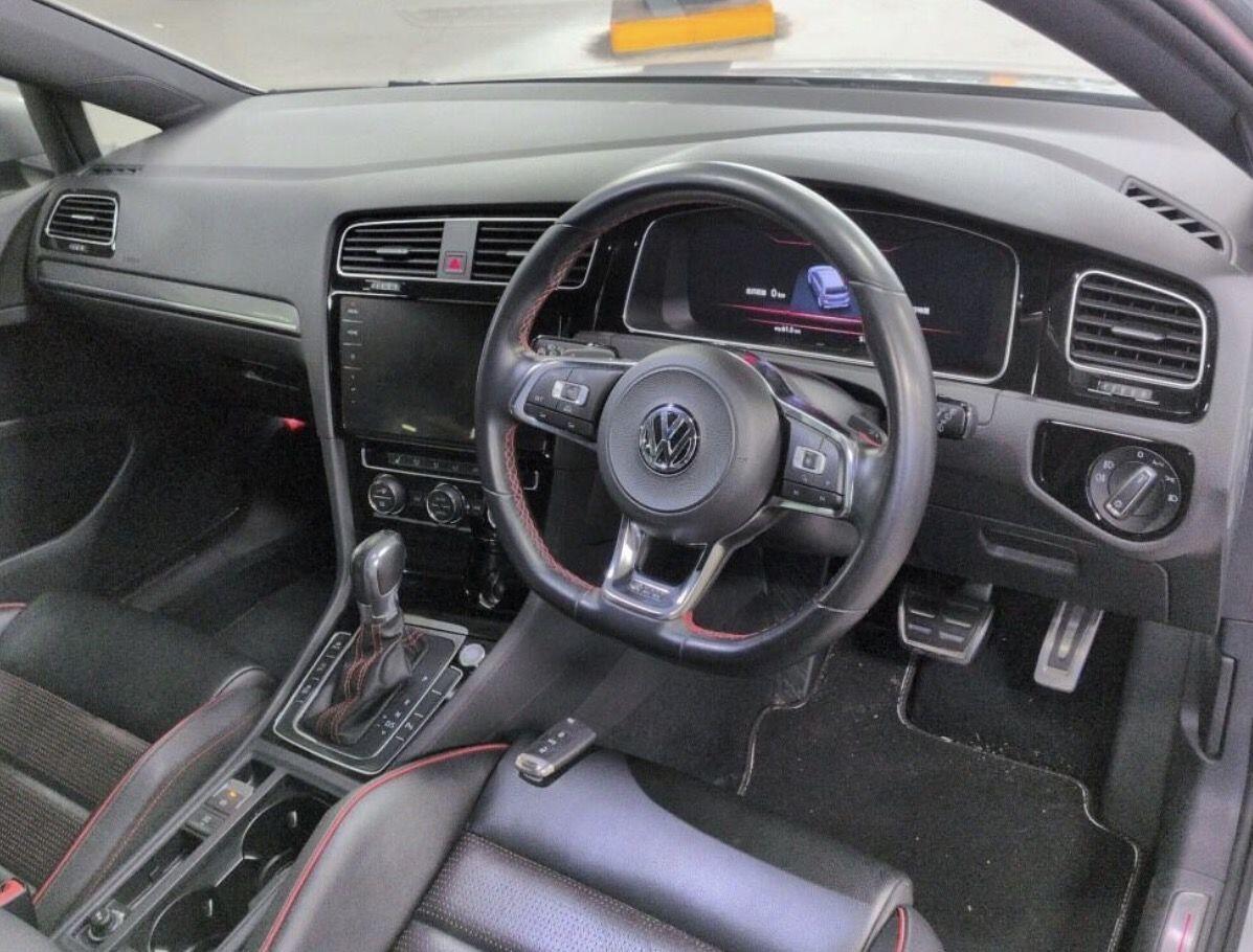 Volkswagen Golf view 5