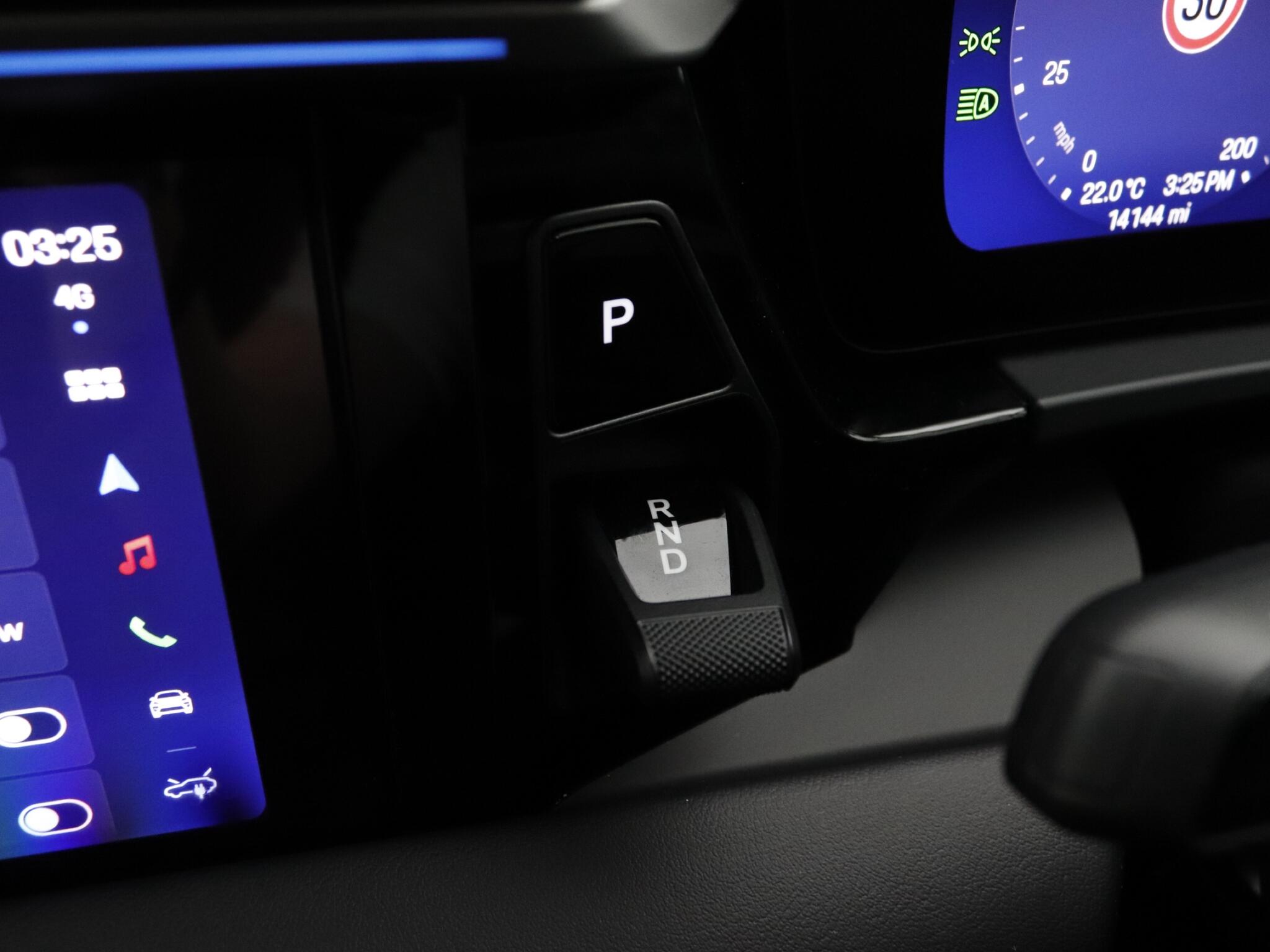 Porsche Macan view 12