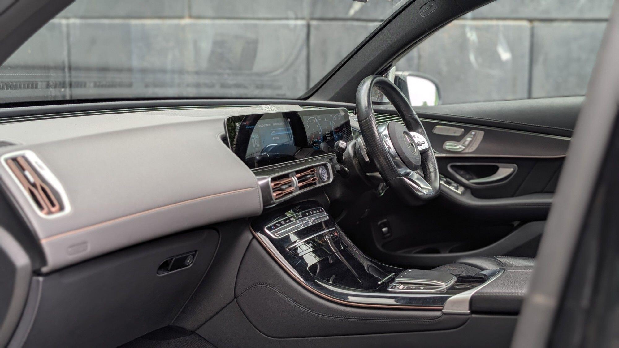 Mercedes-Benz EQC view 11