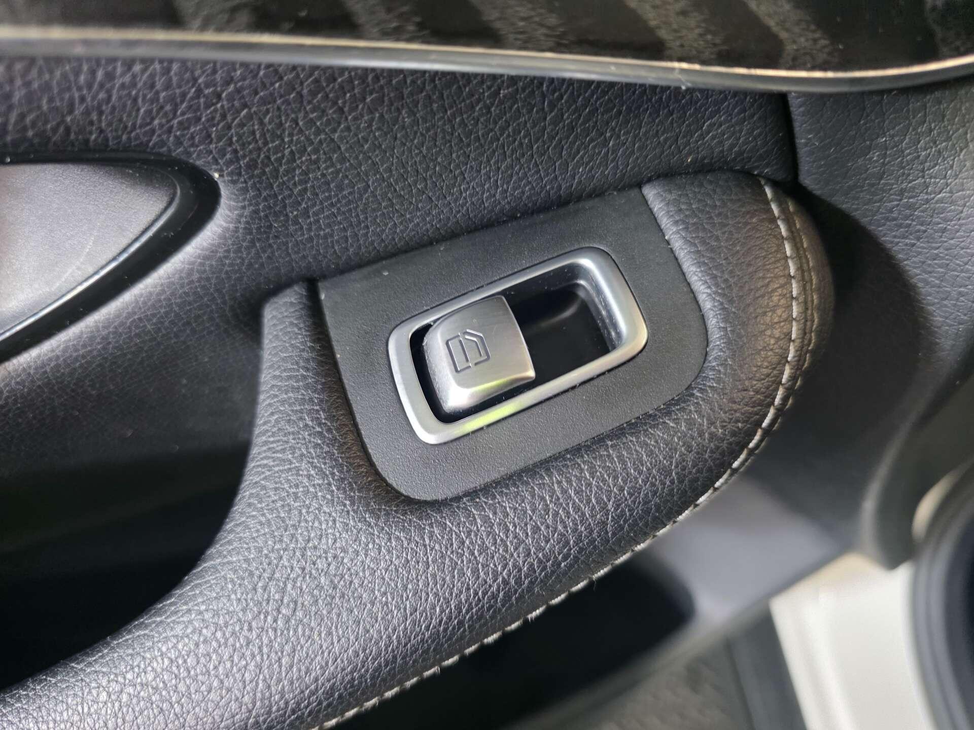 Mercedes-Benz GLC view 53