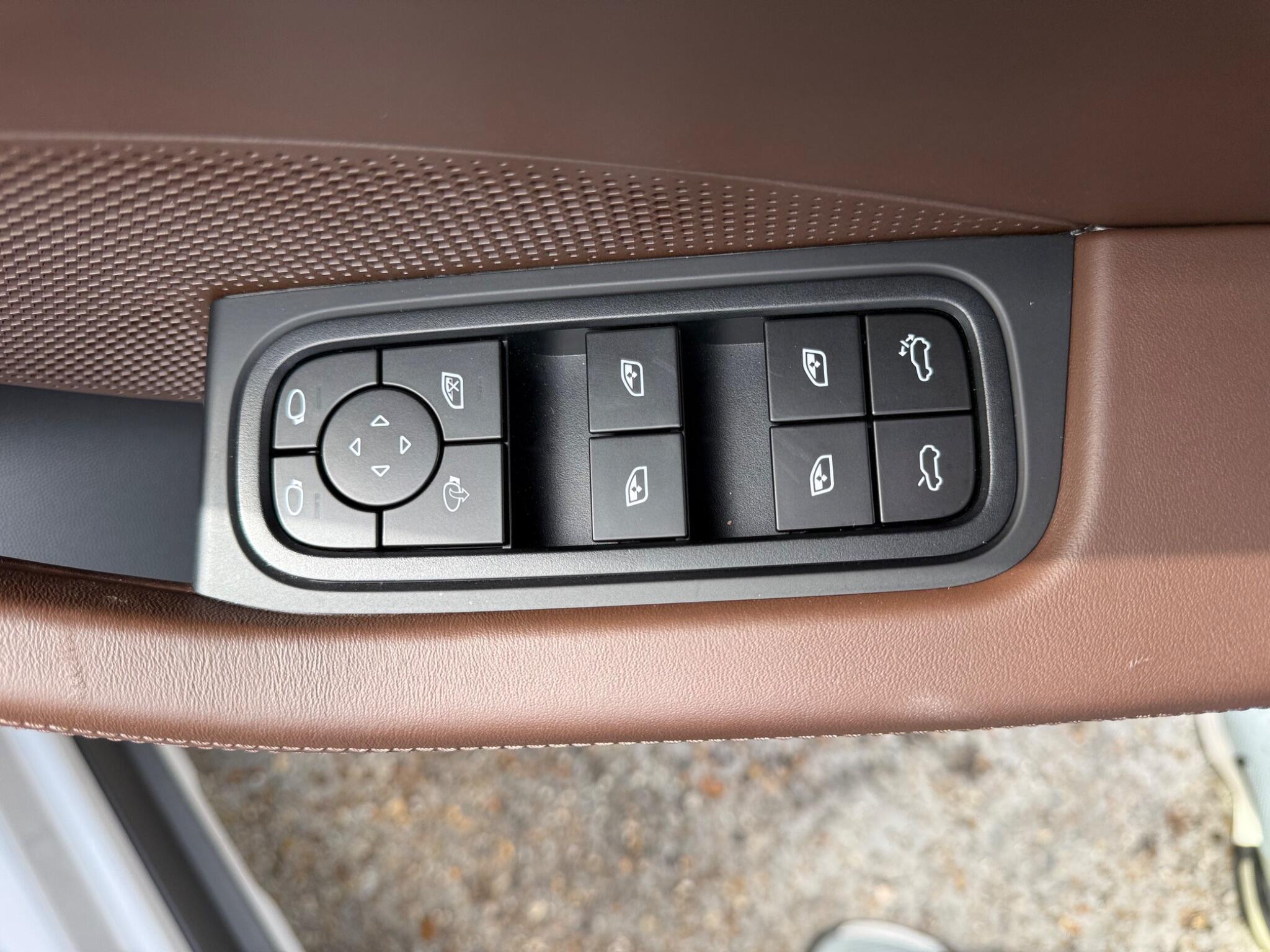 Porsche Macan view 24