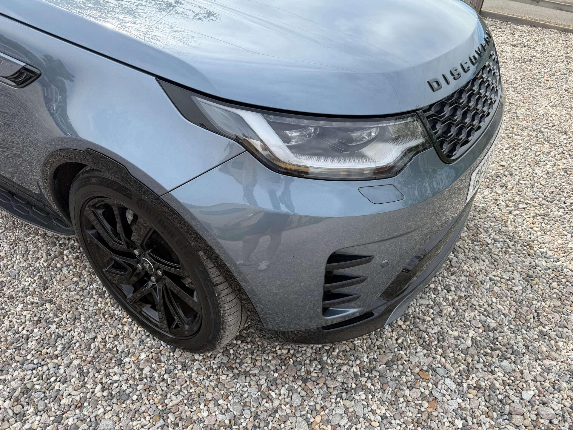 Land Rover Discovery view 14