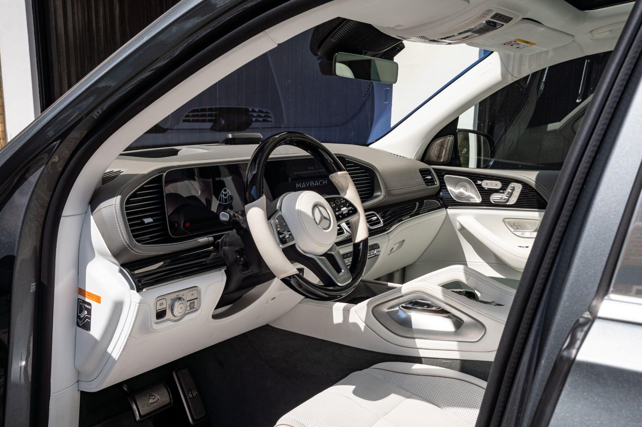 Mercedes-Benz GLS view 42