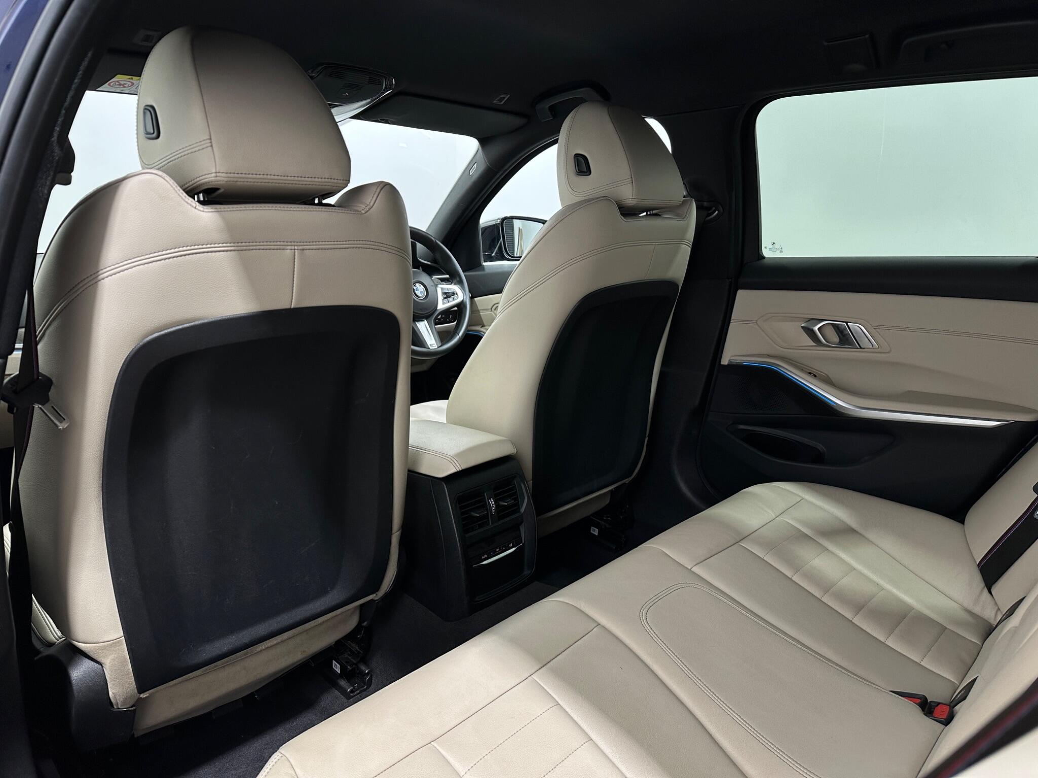 BMW 3 Series view 40