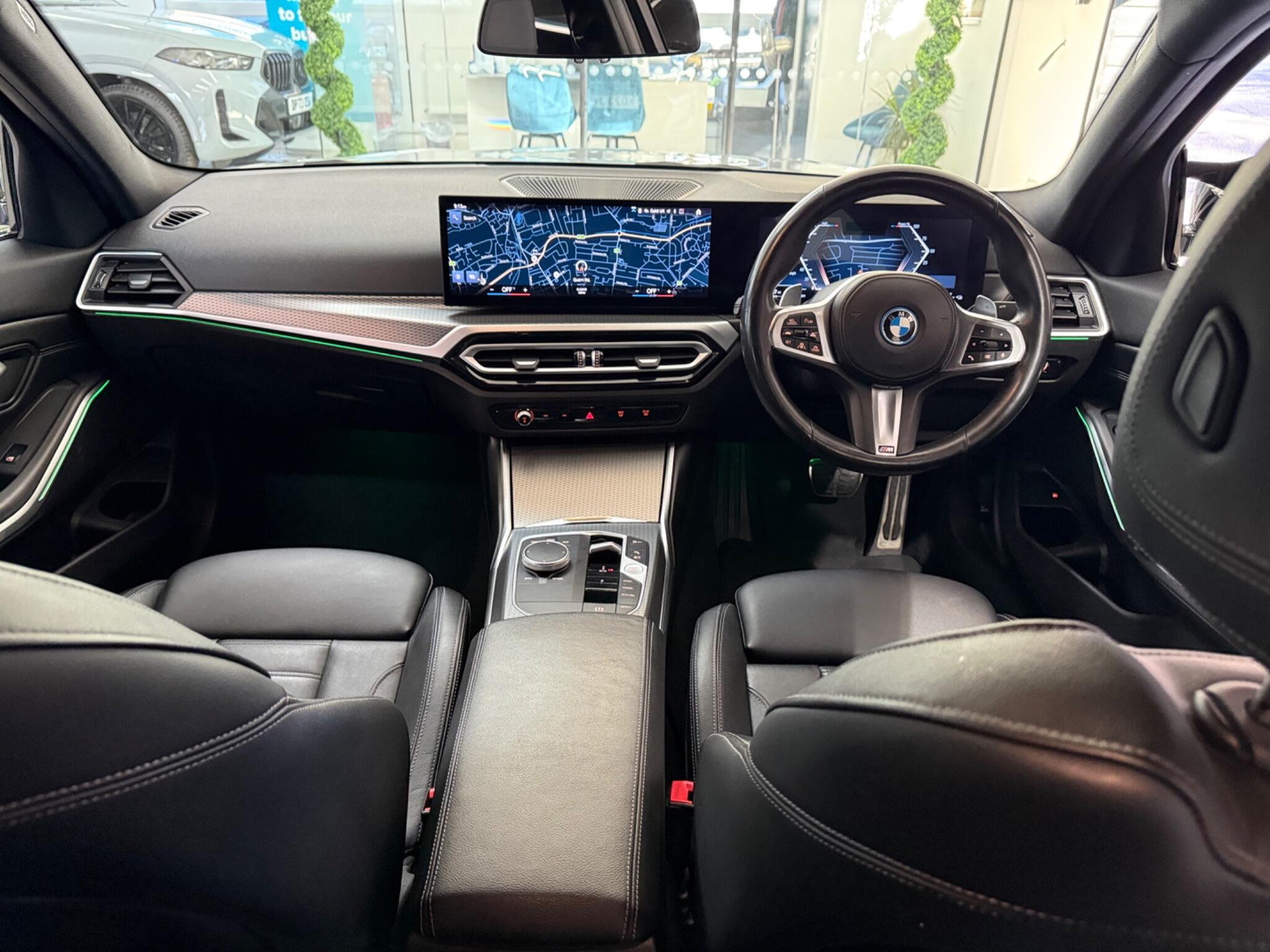 BMW 3 Series view 28