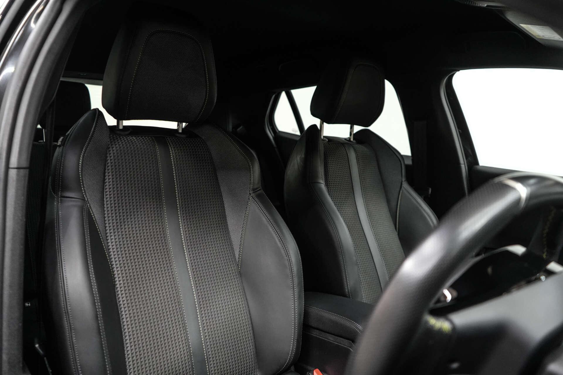 Peugeot e-2008 view 11