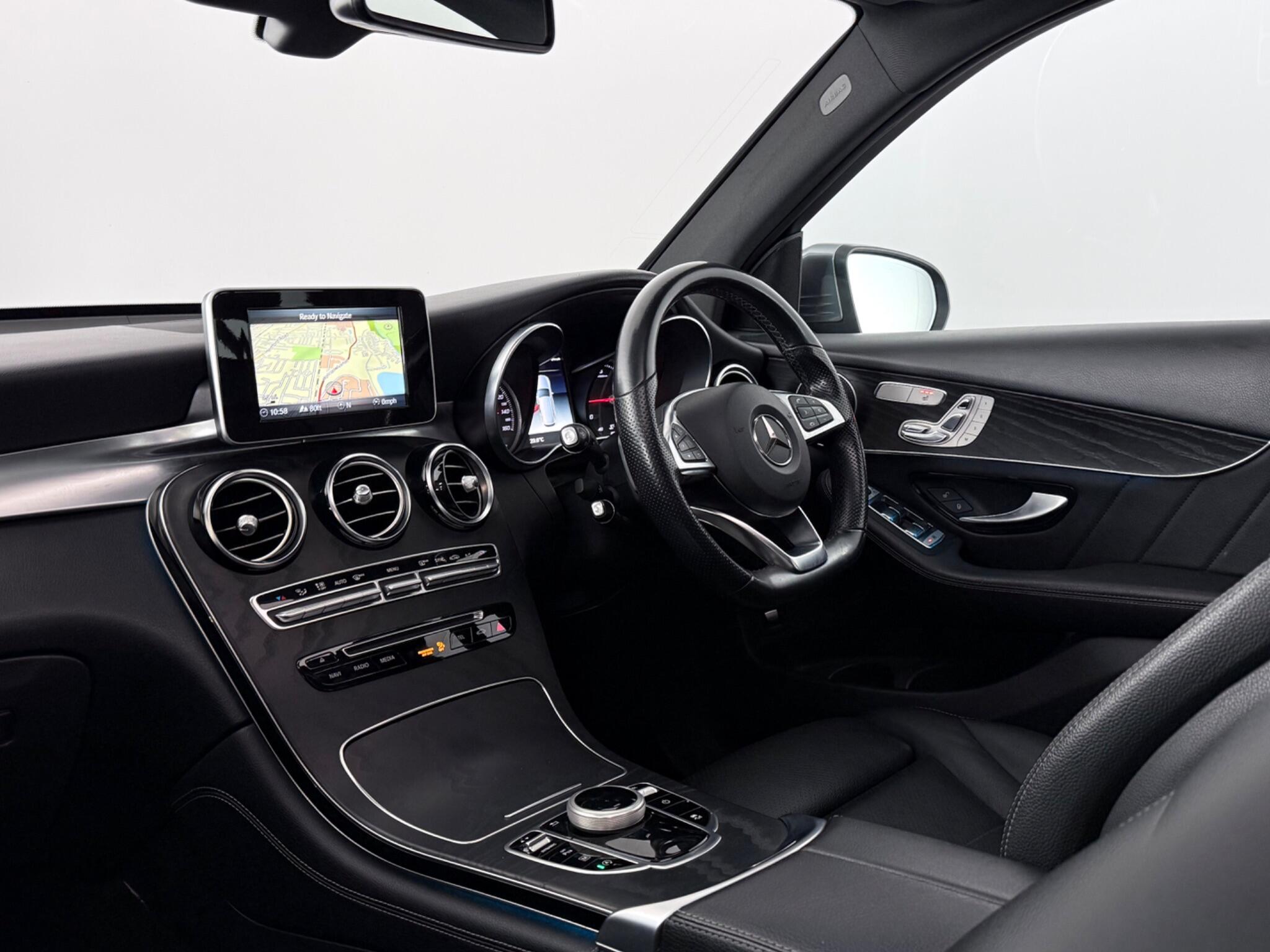 Mercedes-Benz GLC view 4