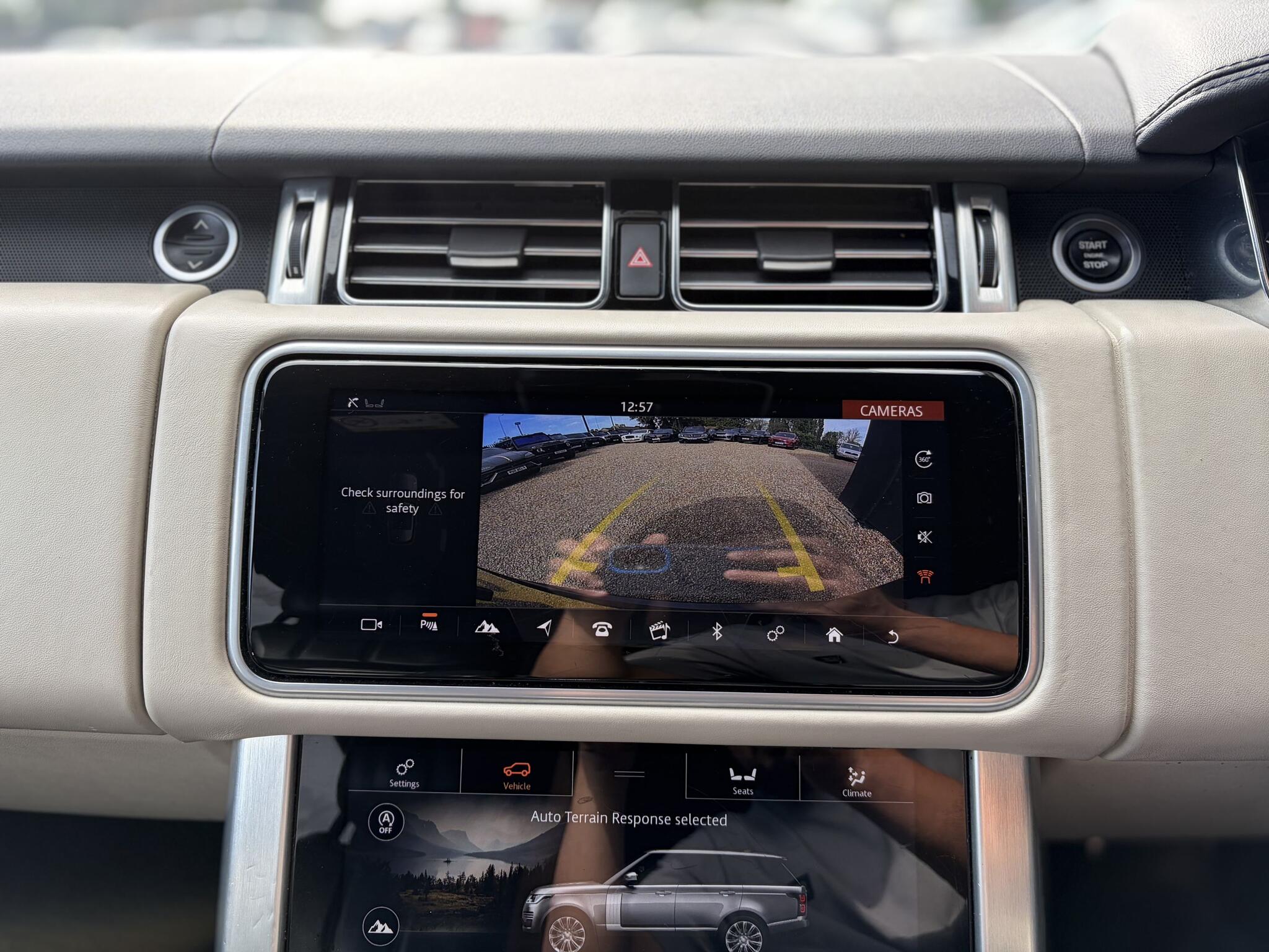 Land Rover Range Rover view 23