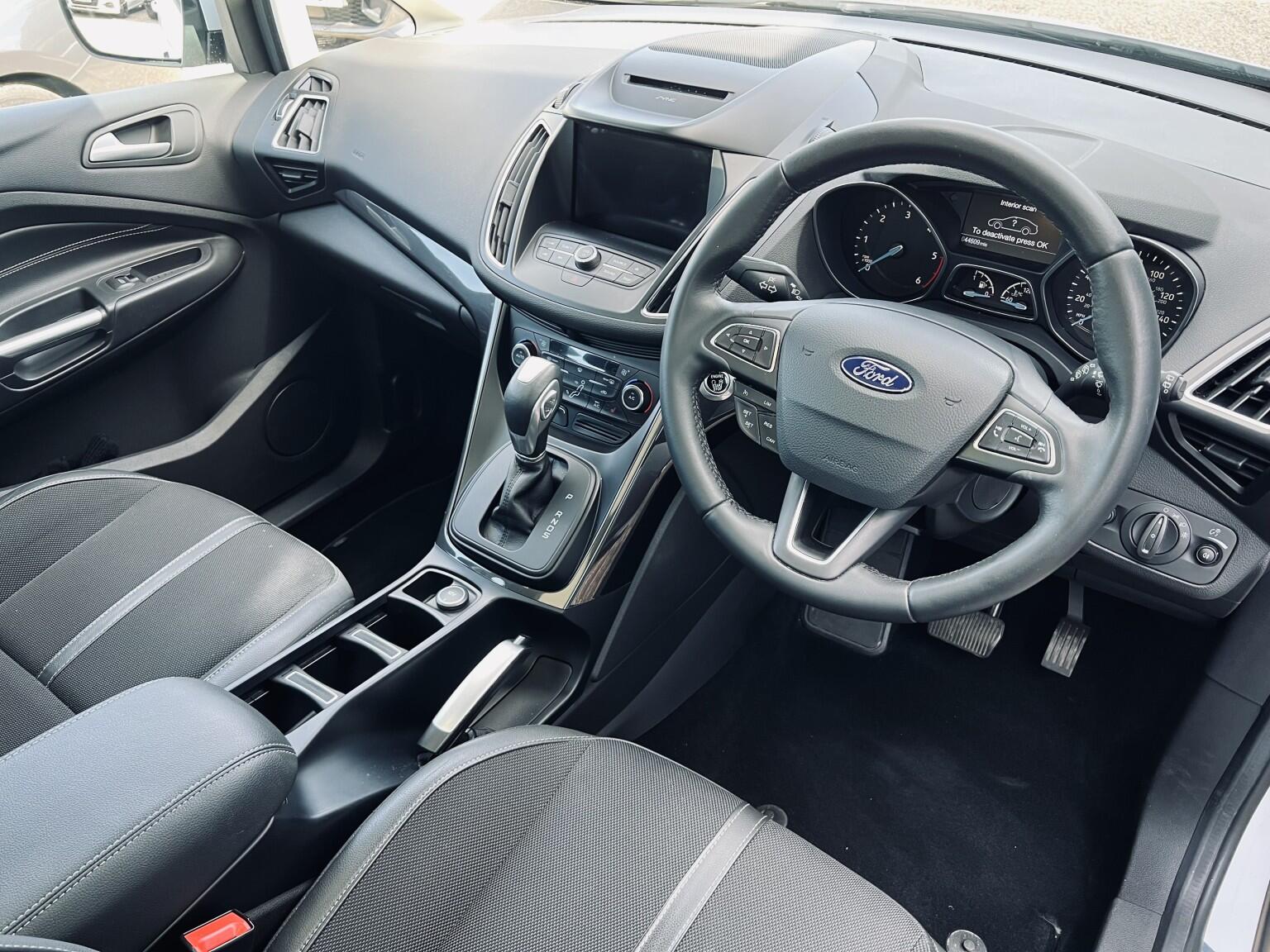 Ford C-Max view 14