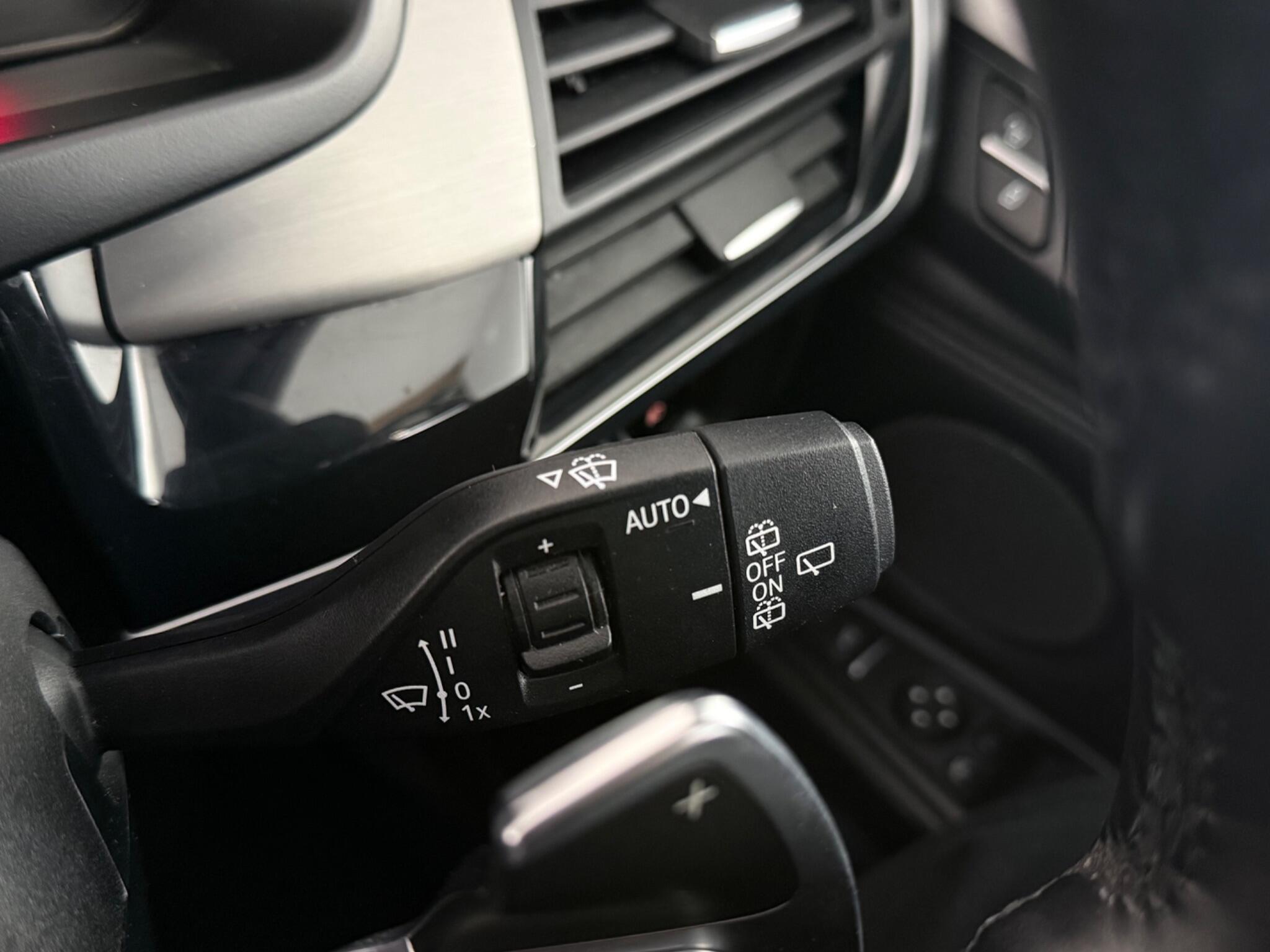 BMW X5 view 16