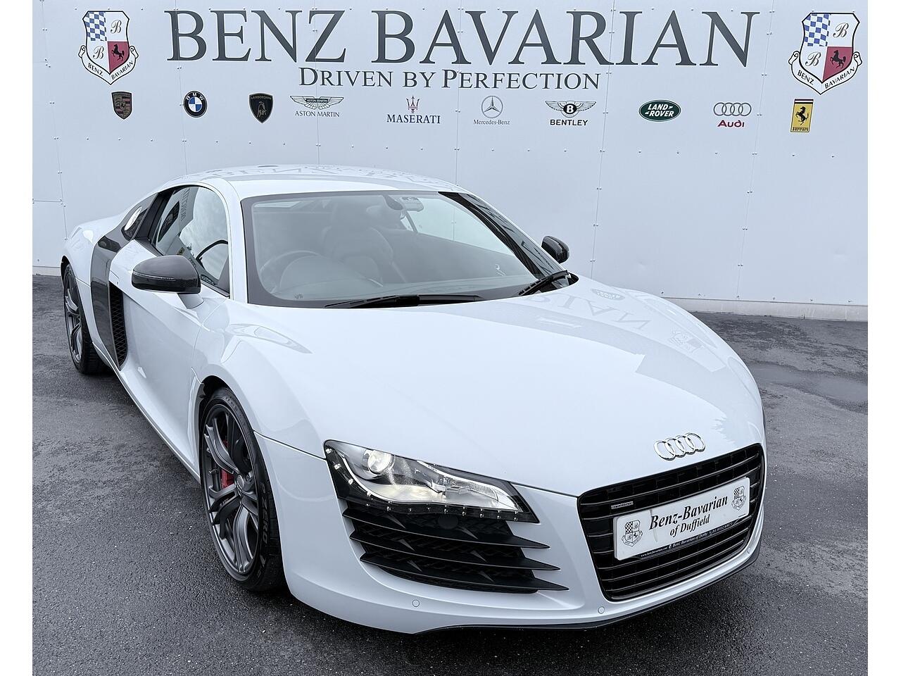 Audi R8 view 2