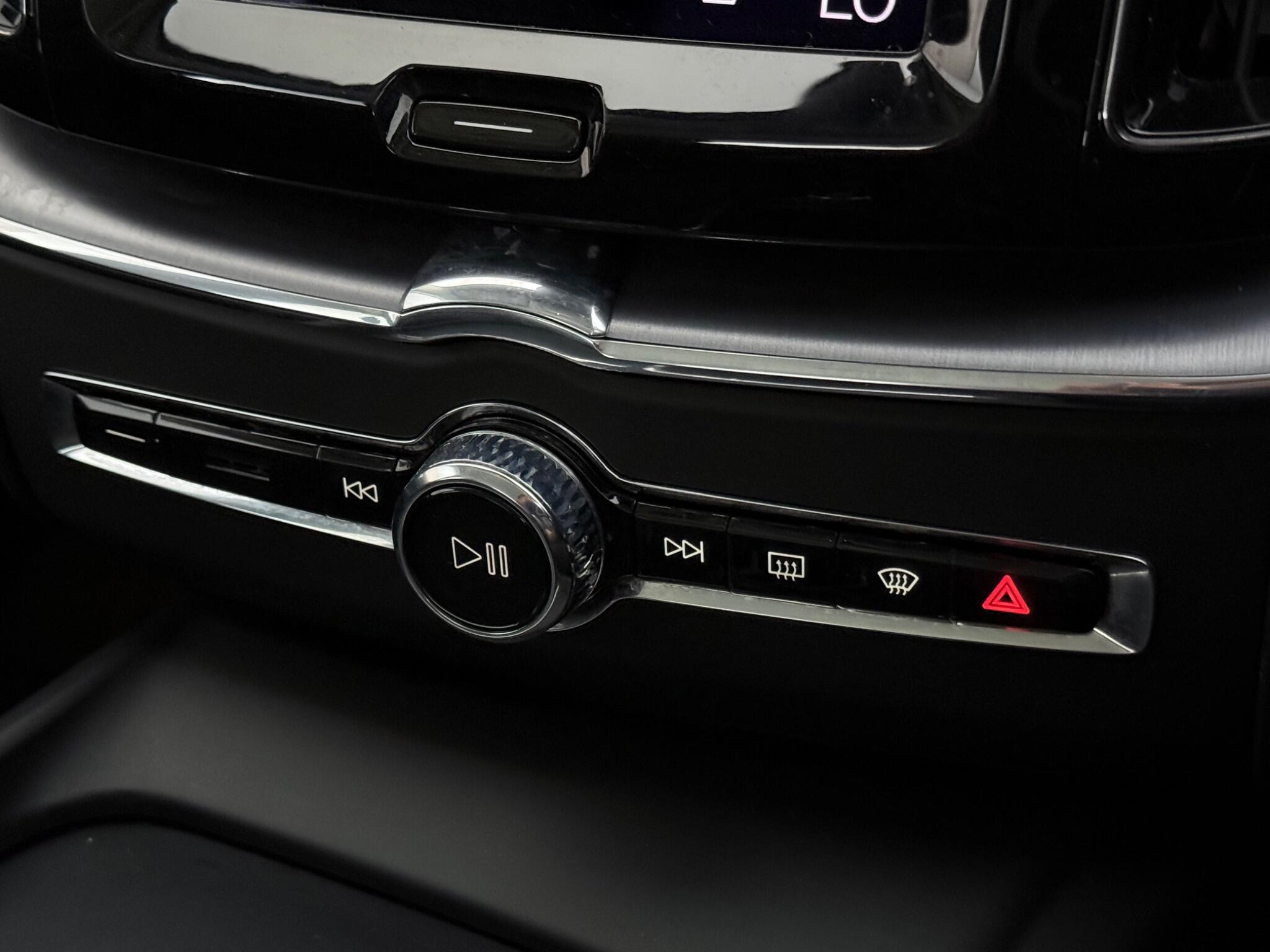 Volvo XC60 view 21