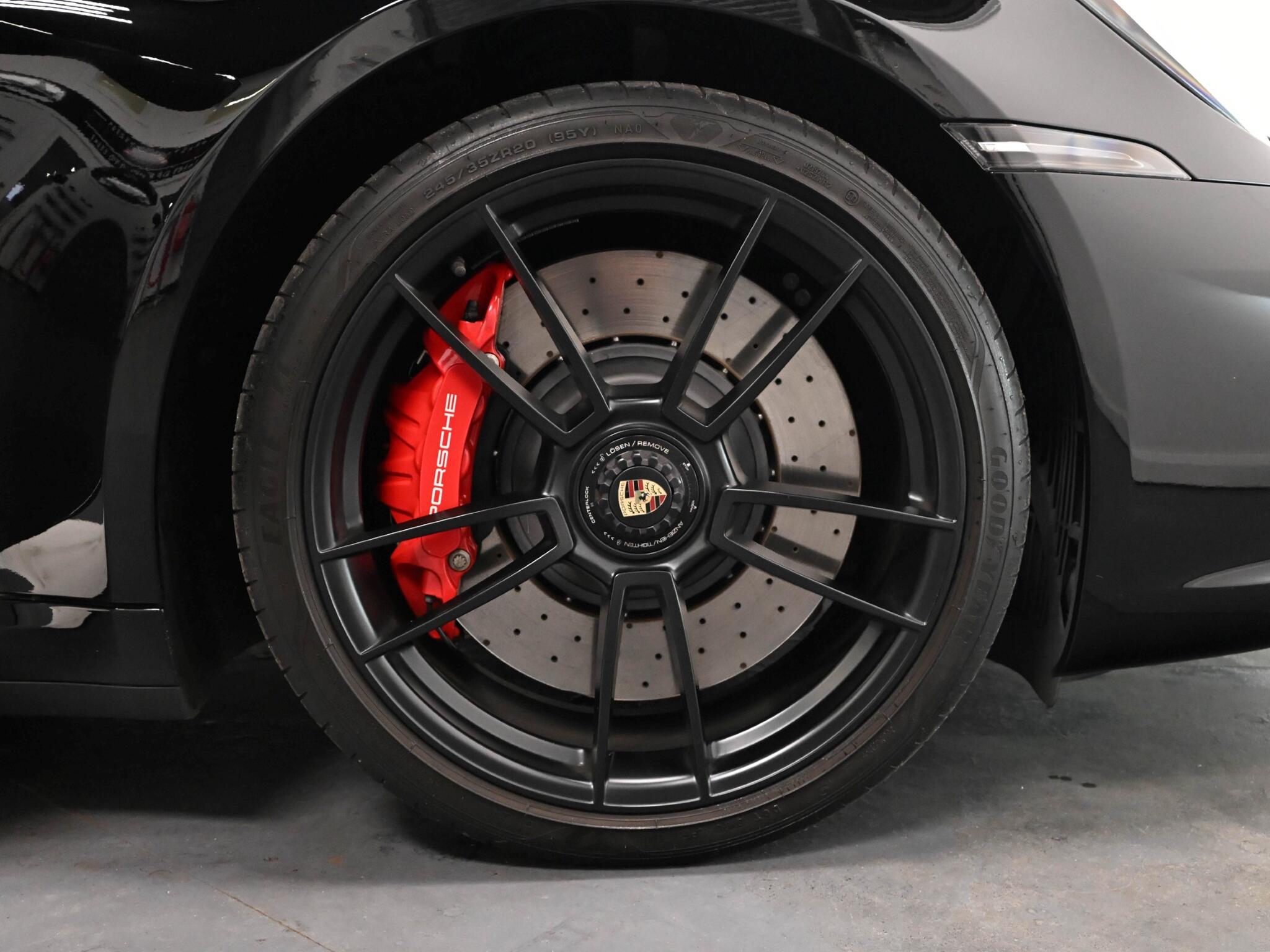 Porsche 911 view 71