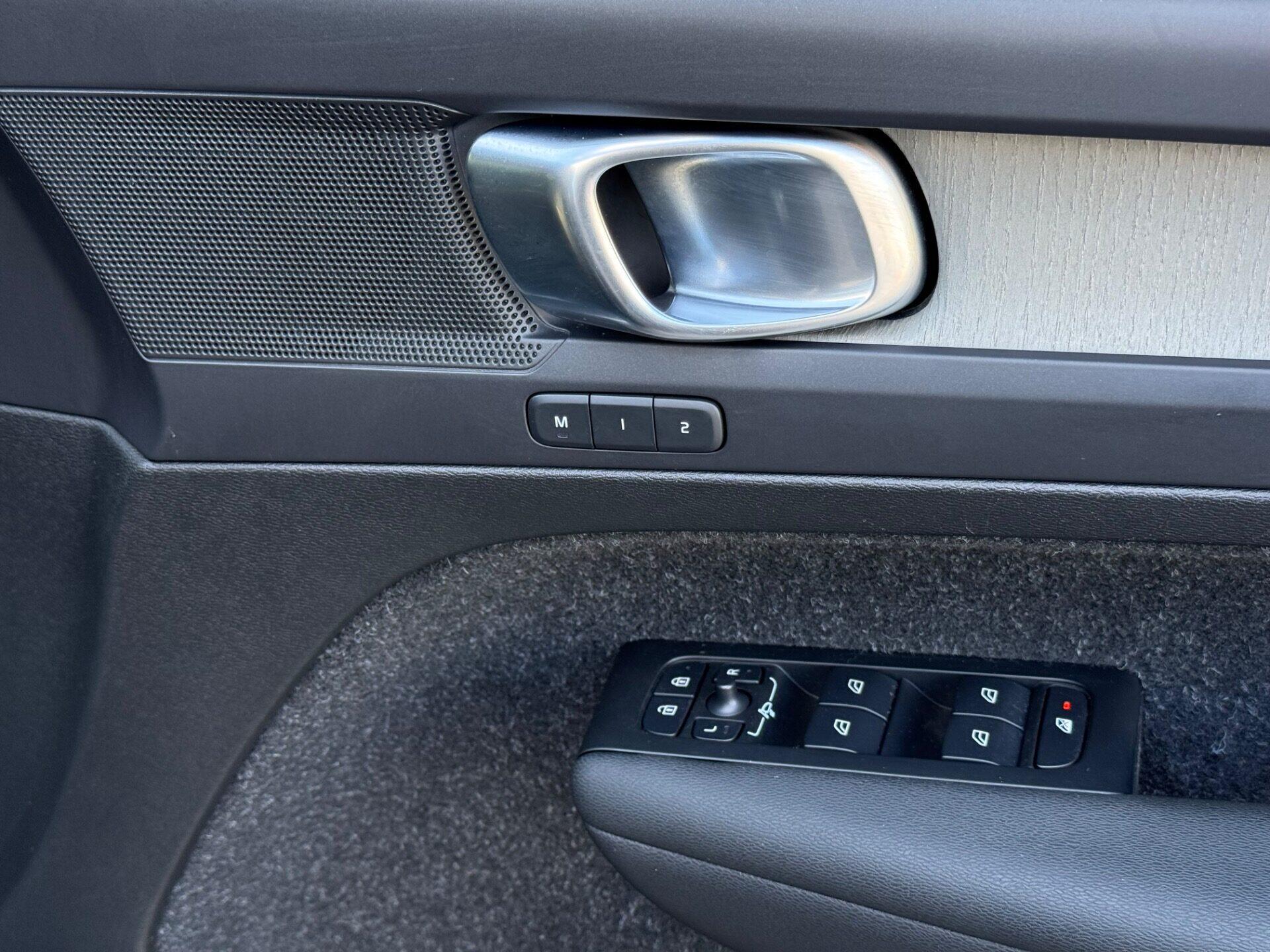 Volvo XC40 view 36