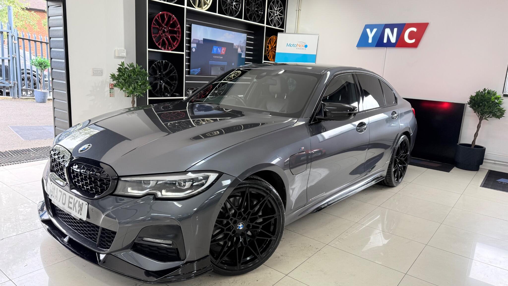 BMW 3 Series view 25