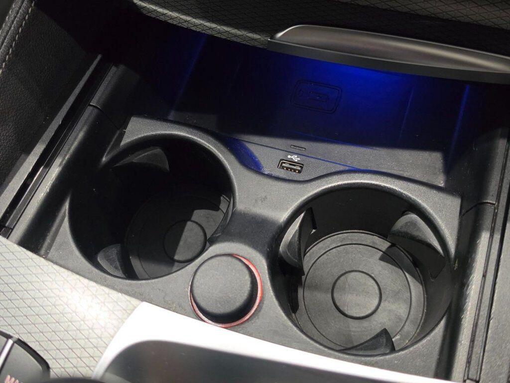 BMW 5 Series view 105