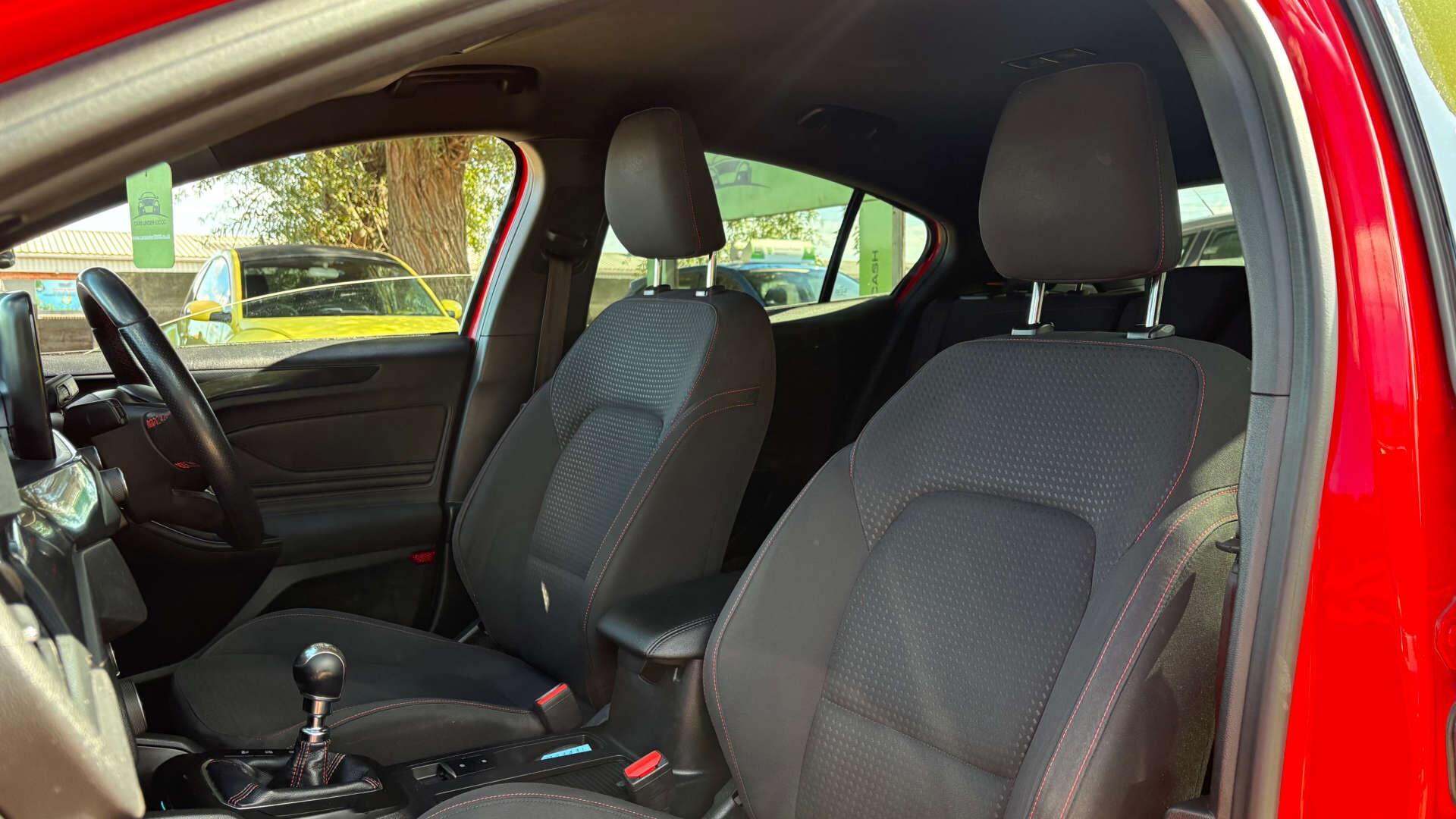 Ford Focus view 13