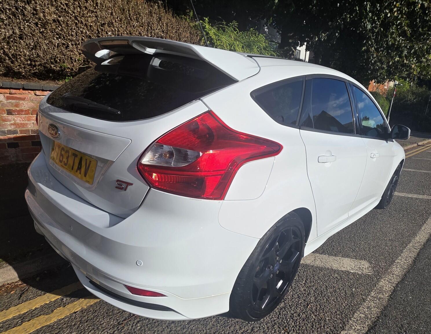 Ford Focus view 3