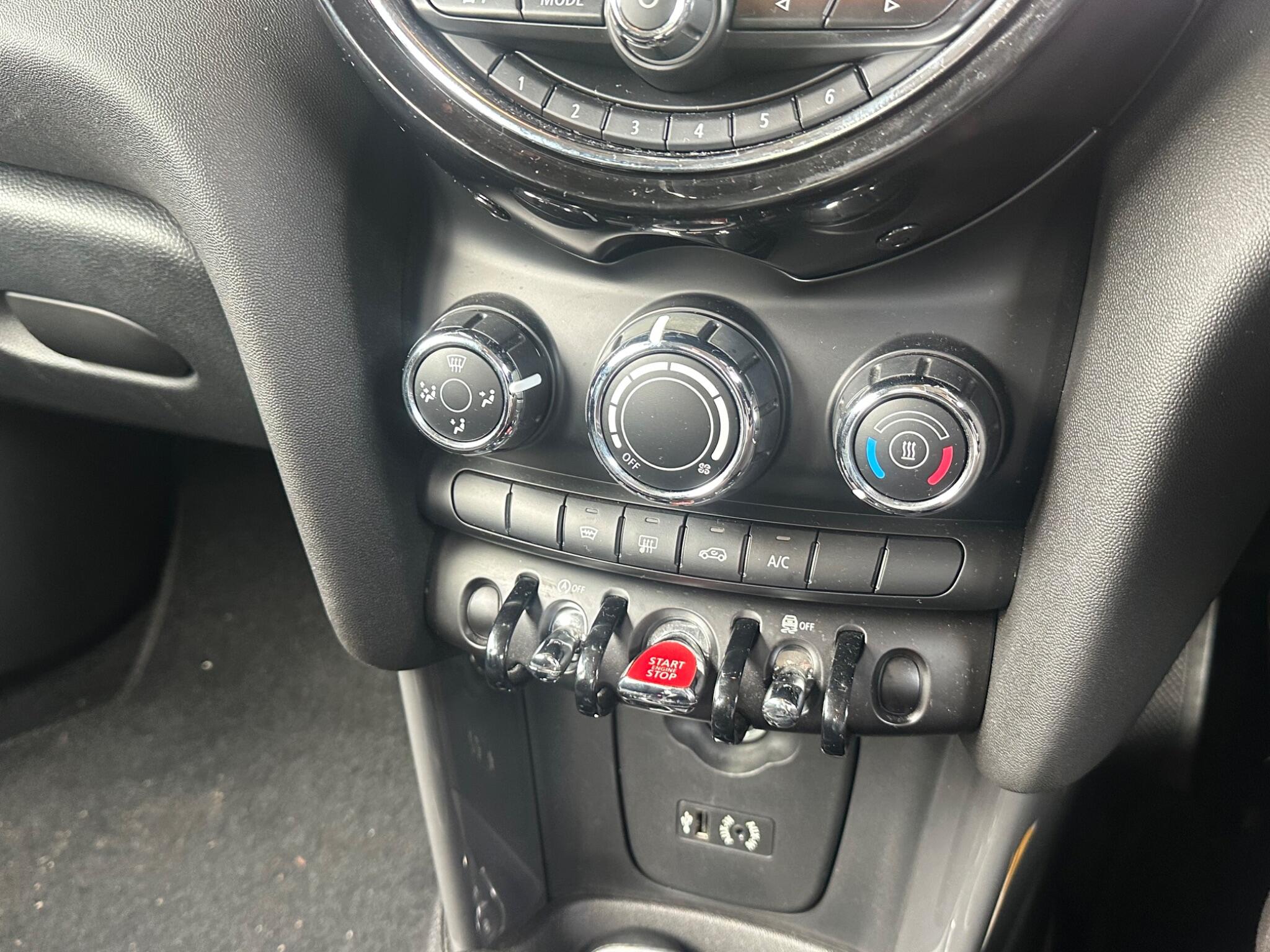 Mini Hatch view 13