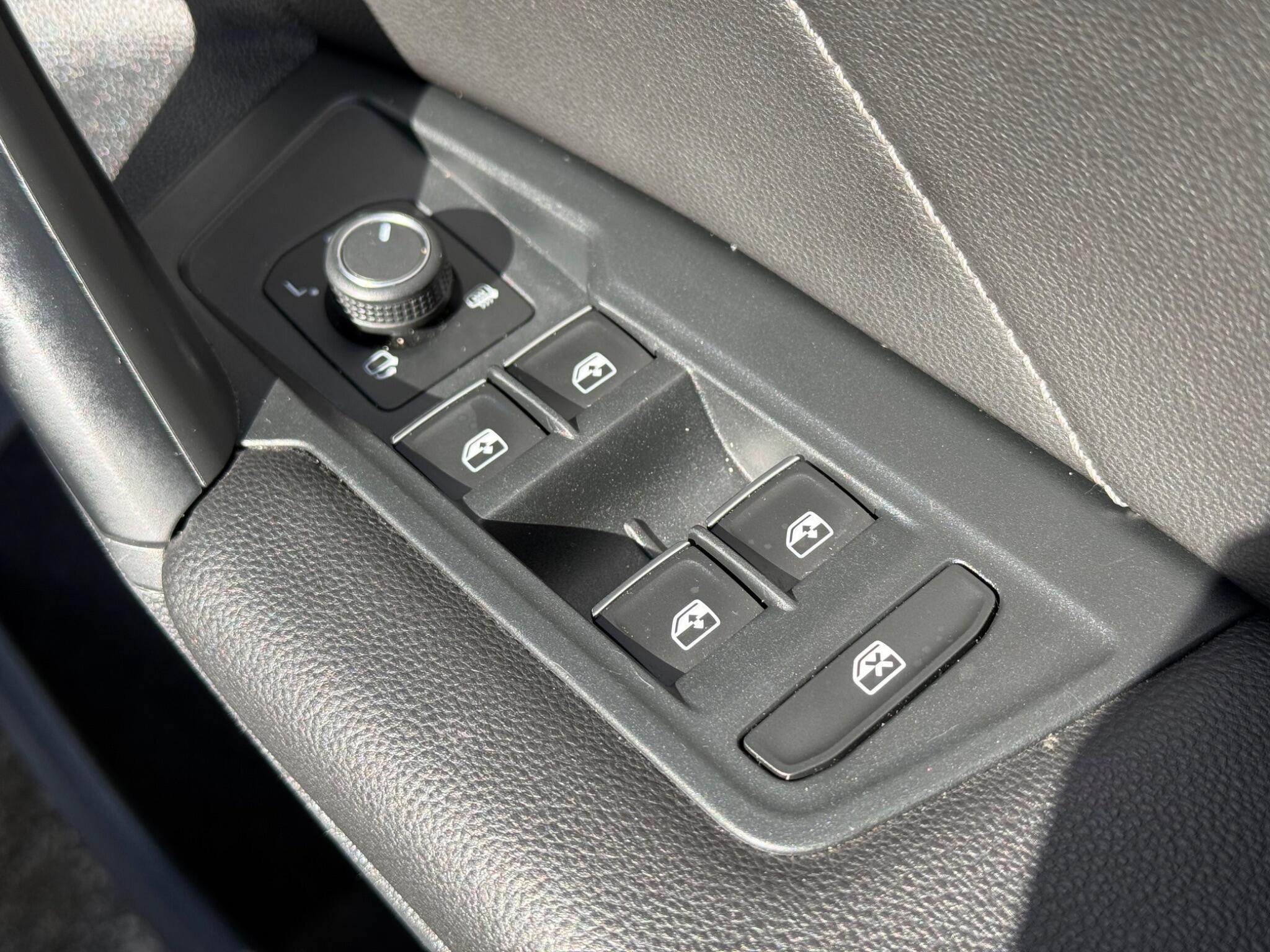 Volkswagen Tiguan view 25