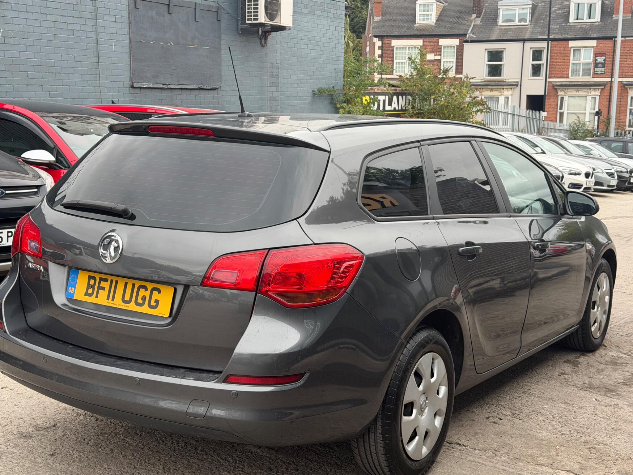 Vauxhall Astra view 14
