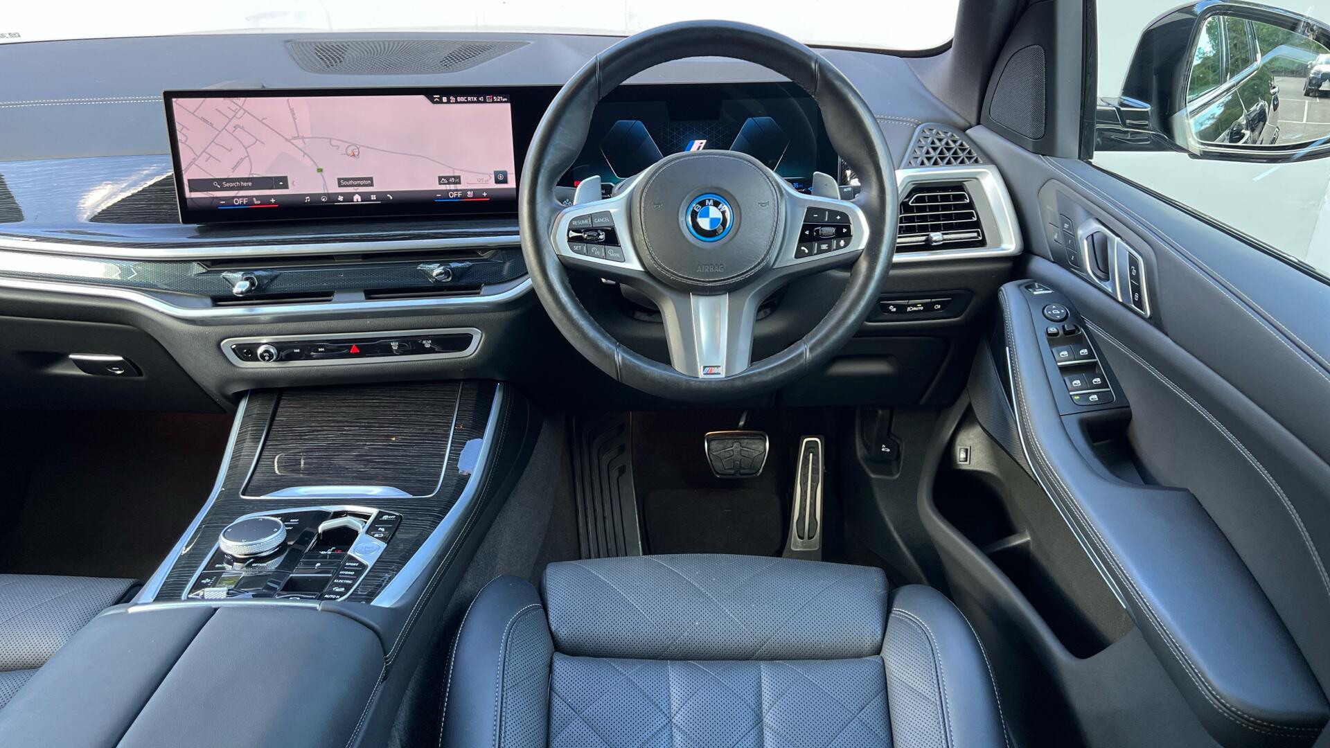 BMW X5 view 5