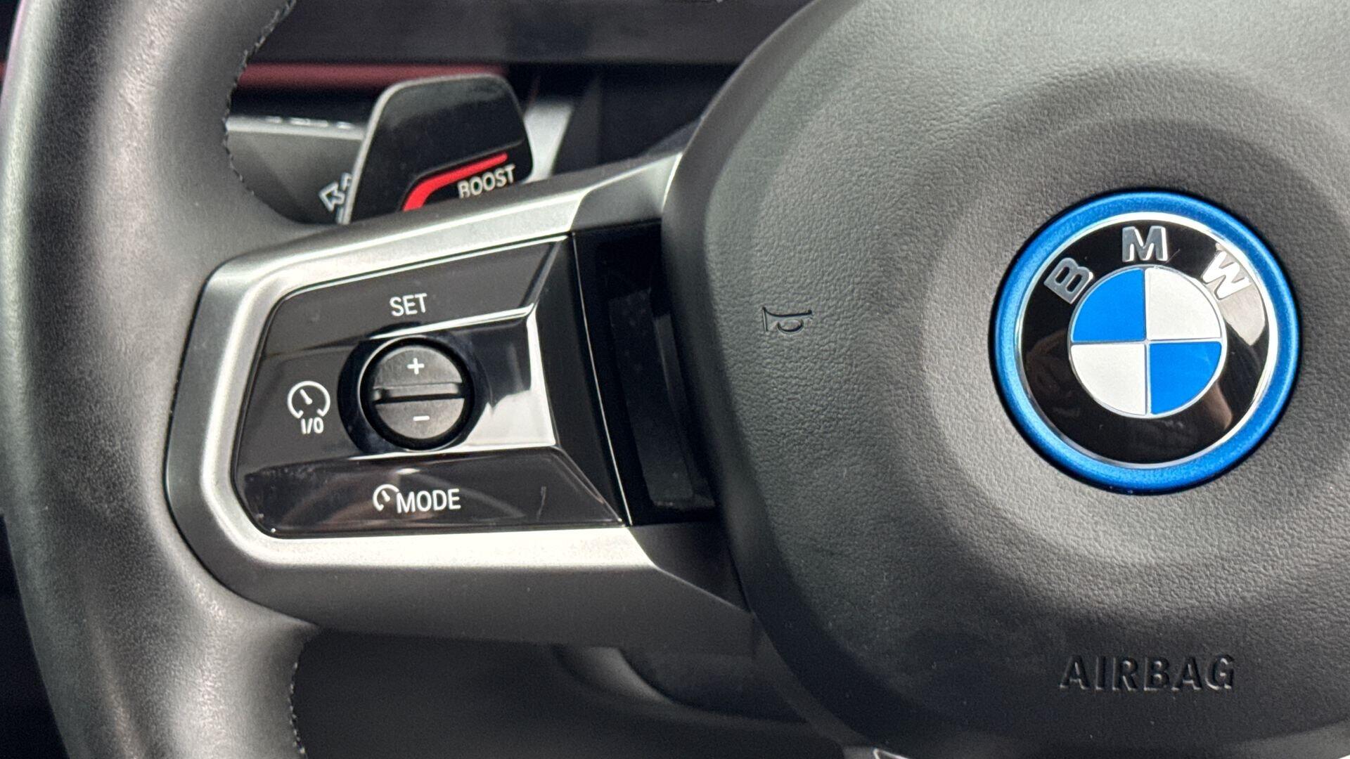 BMW i5 view 17