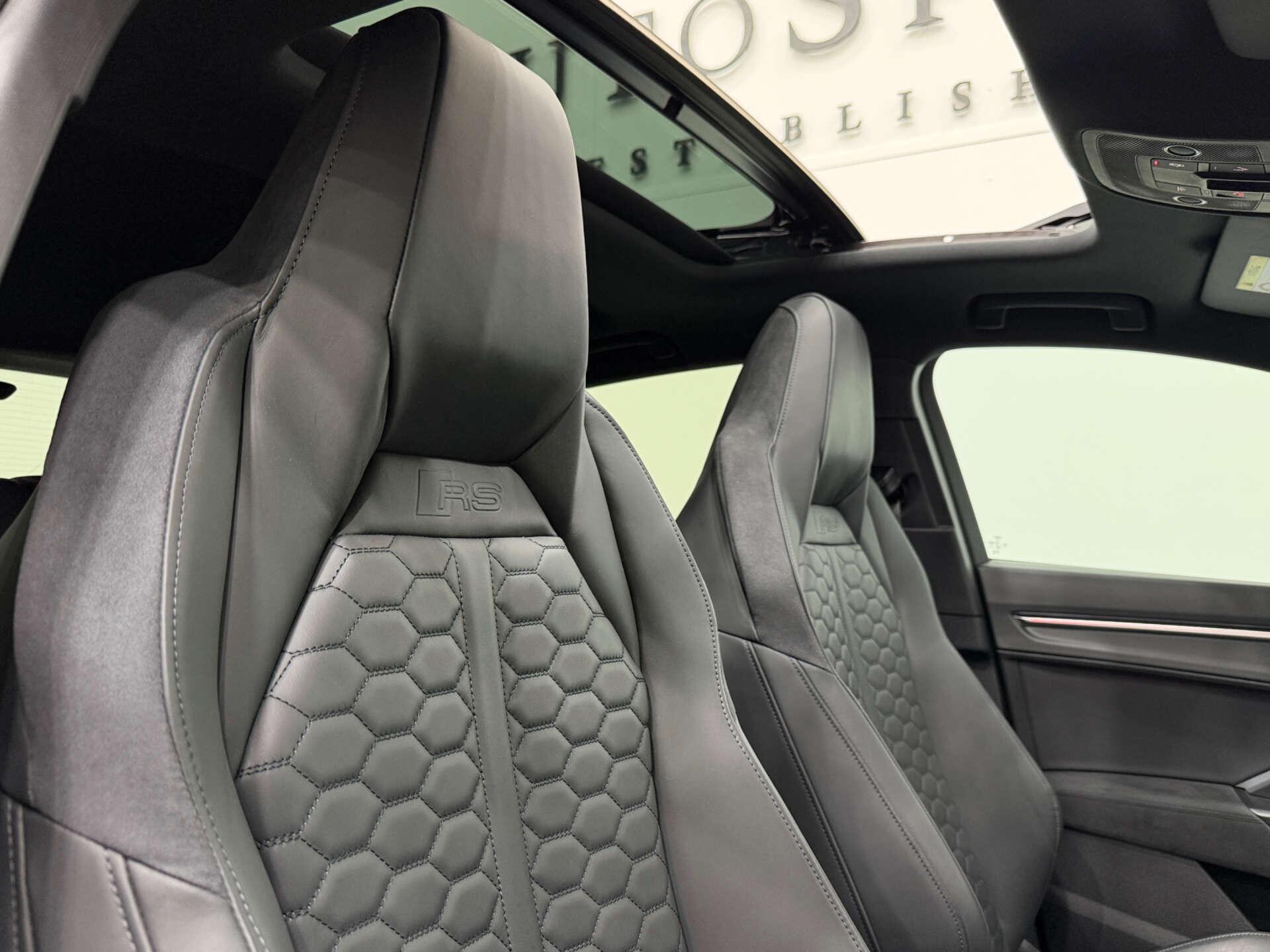 Audi RS Q3 view 39