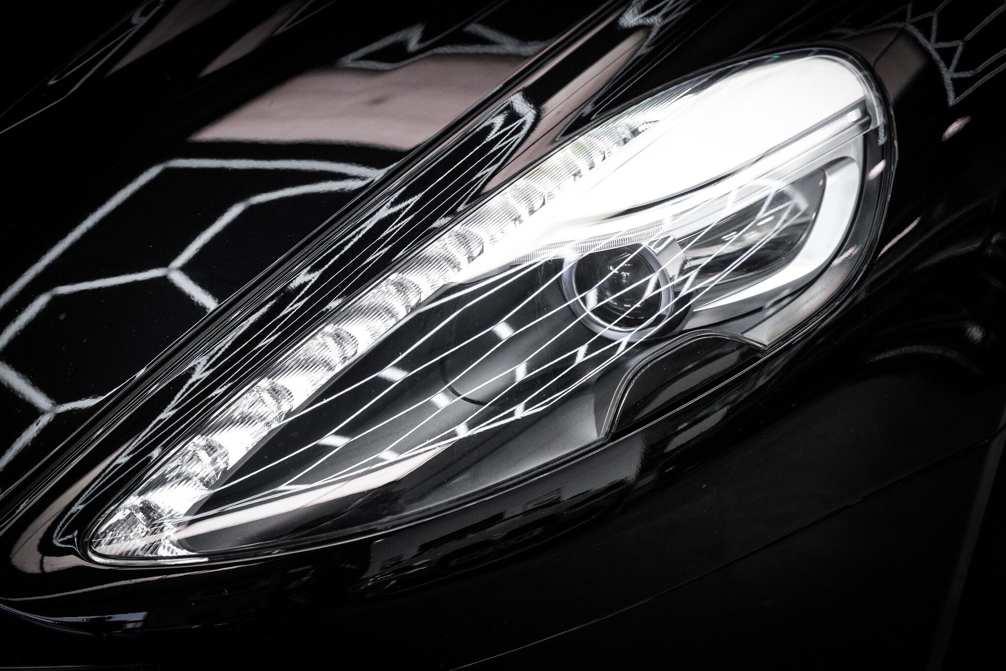 Aston Martin Vanquish view 31