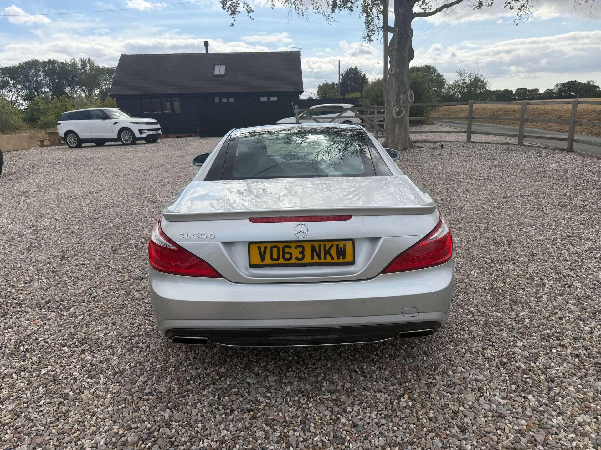 Mercedes-Benz SL view 10