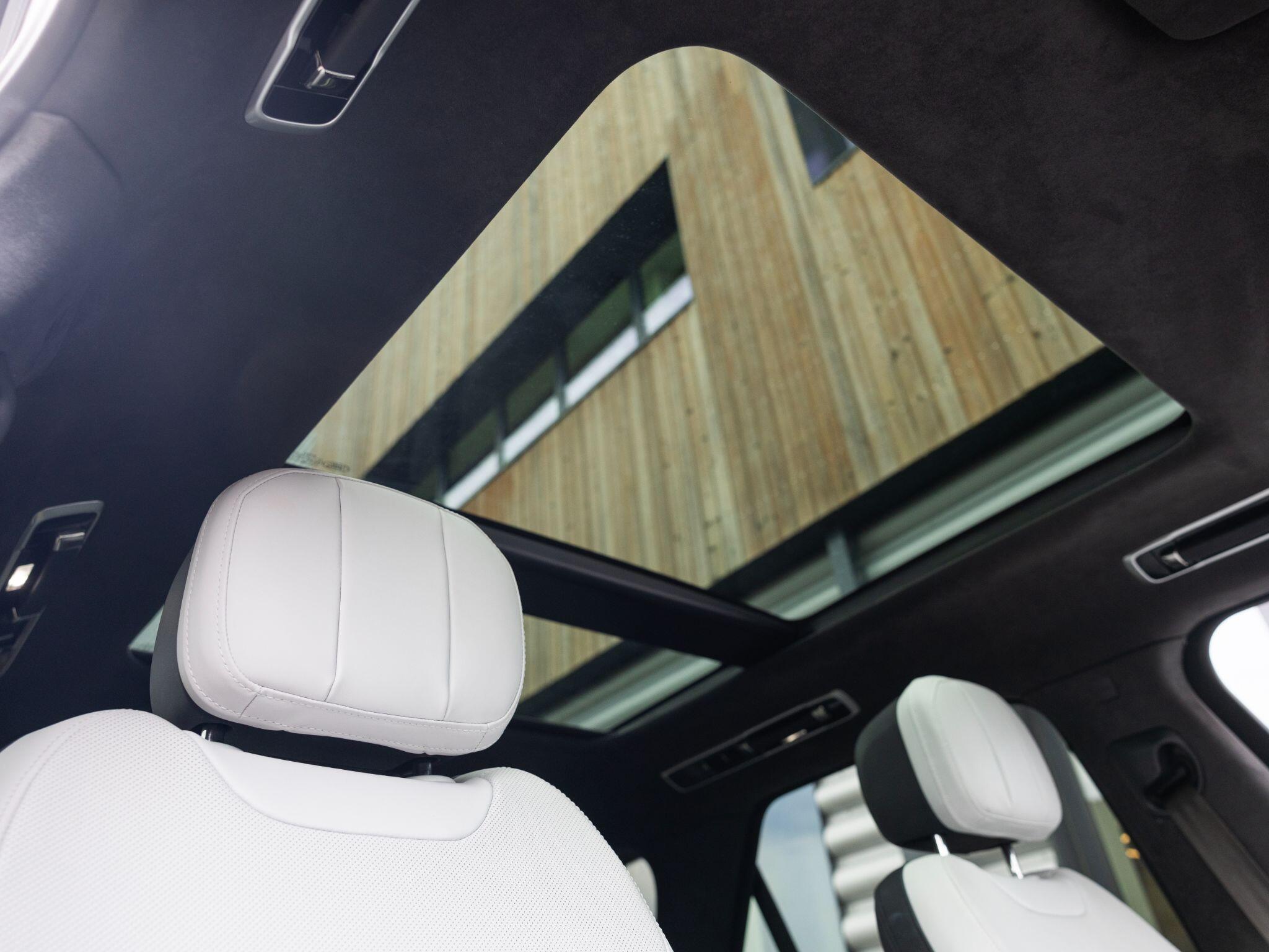 Land Rover Range Rover Sport view 22