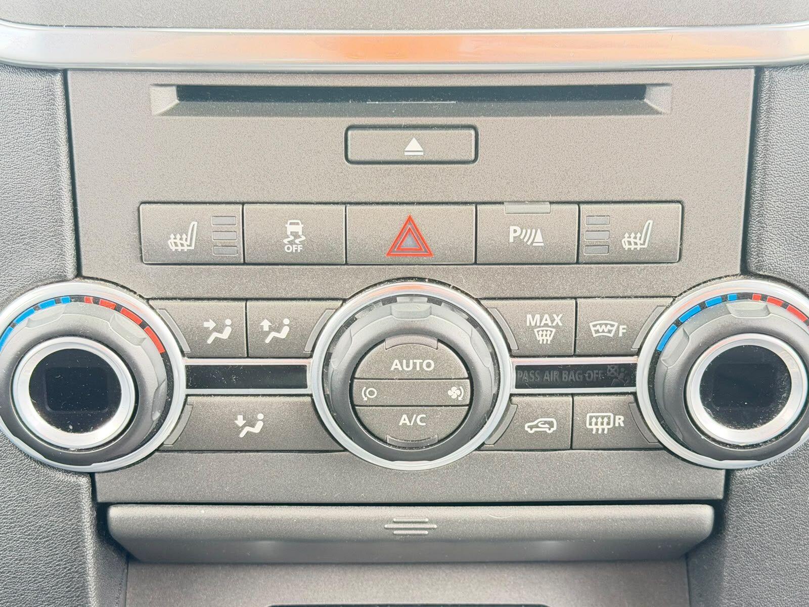 Land Rover Discovery view 25