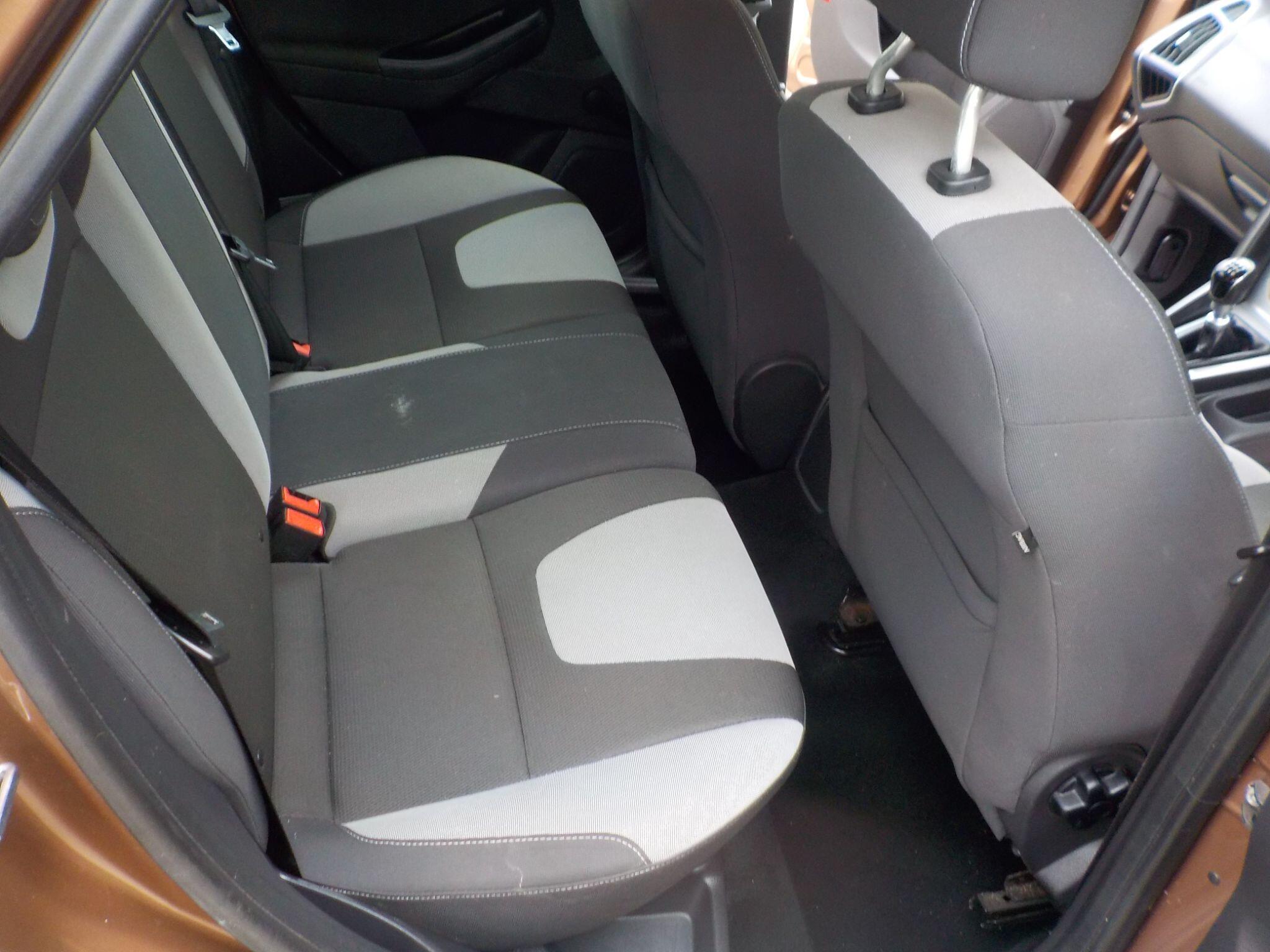 Ford Focus 1.6 TDCi Zetec Euro 5 (s/s) 5dr