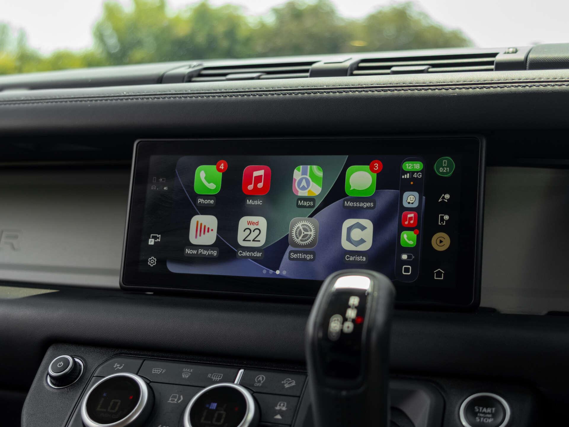 Land Rover Defender view 10