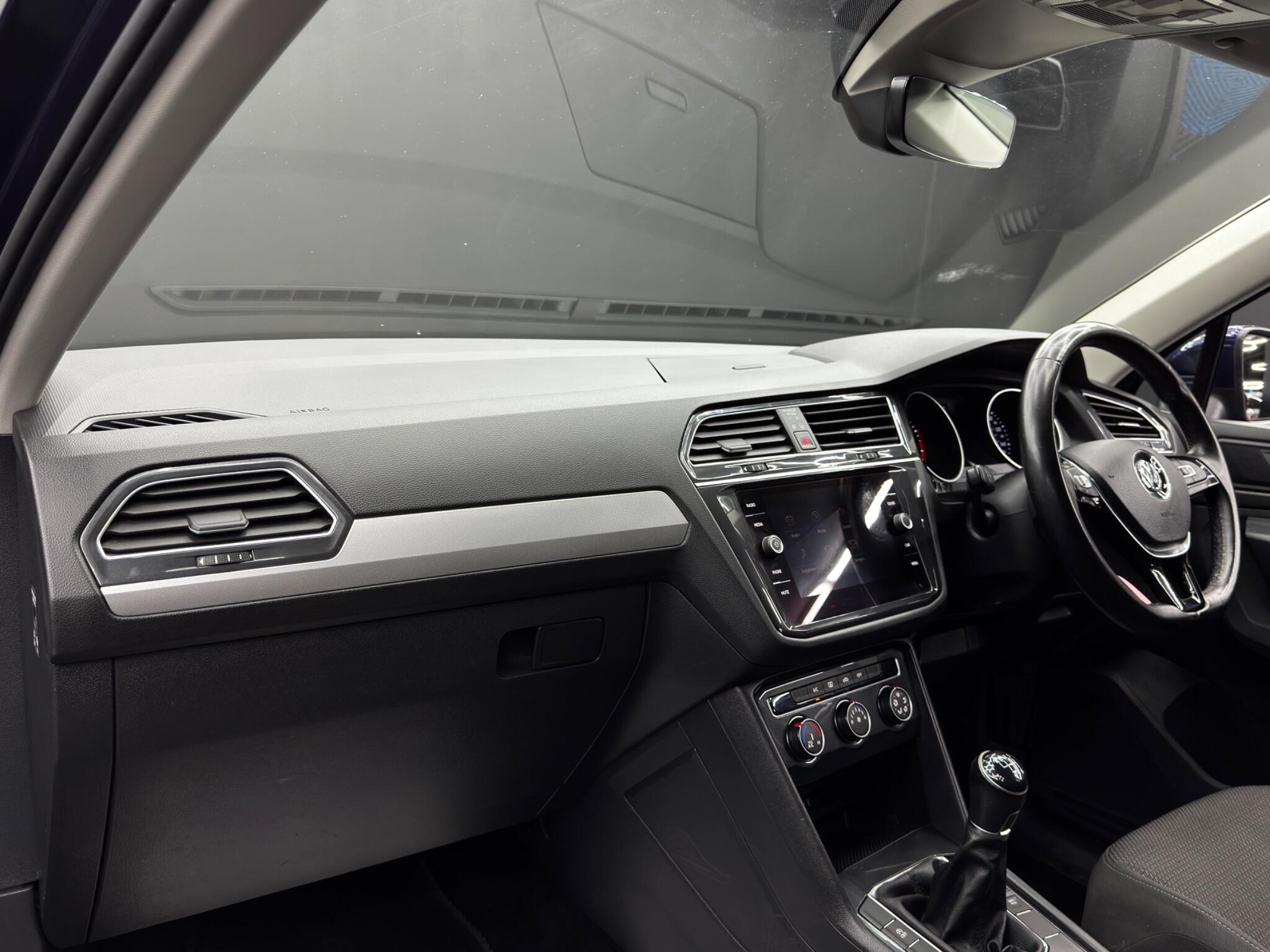 Volkswagen Tiguan view 11