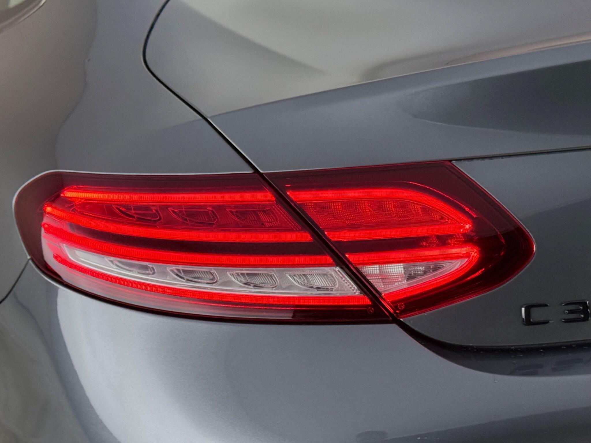 Mercedes-Benz C-Class view 11