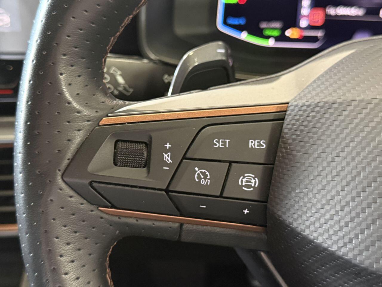 Cupra Leon view 34